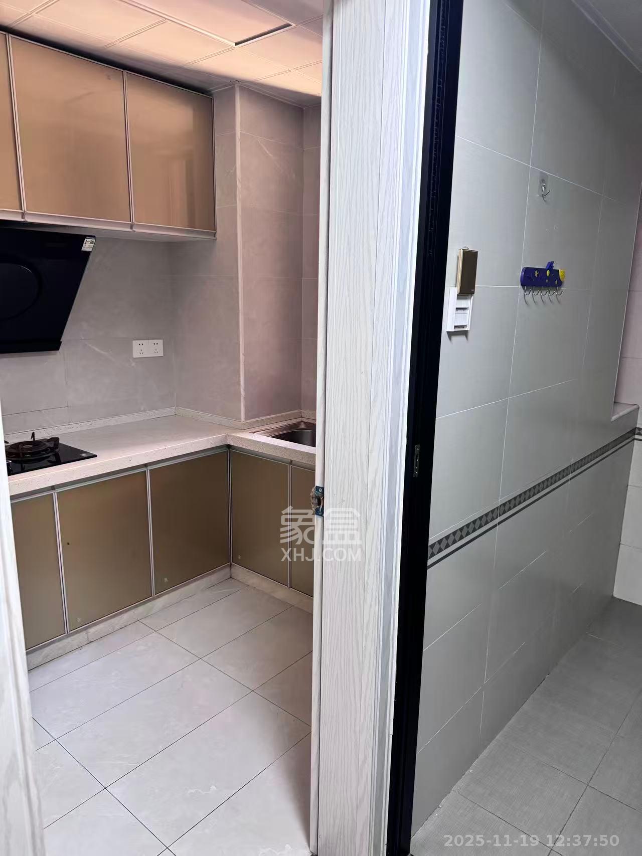 新新花园 2室2厅1卫 2200.0元/月 新新花园 2室2厅1卫 2200.0元/月室内图