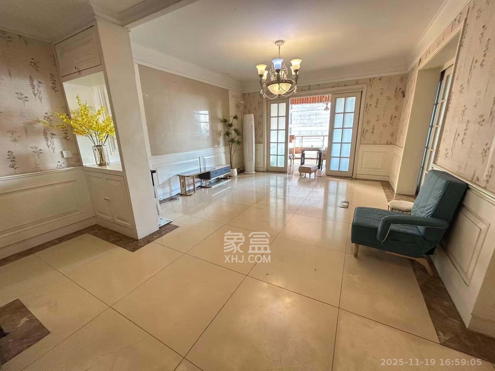 三王丽都  3室2厅2卫    5000.0元/月