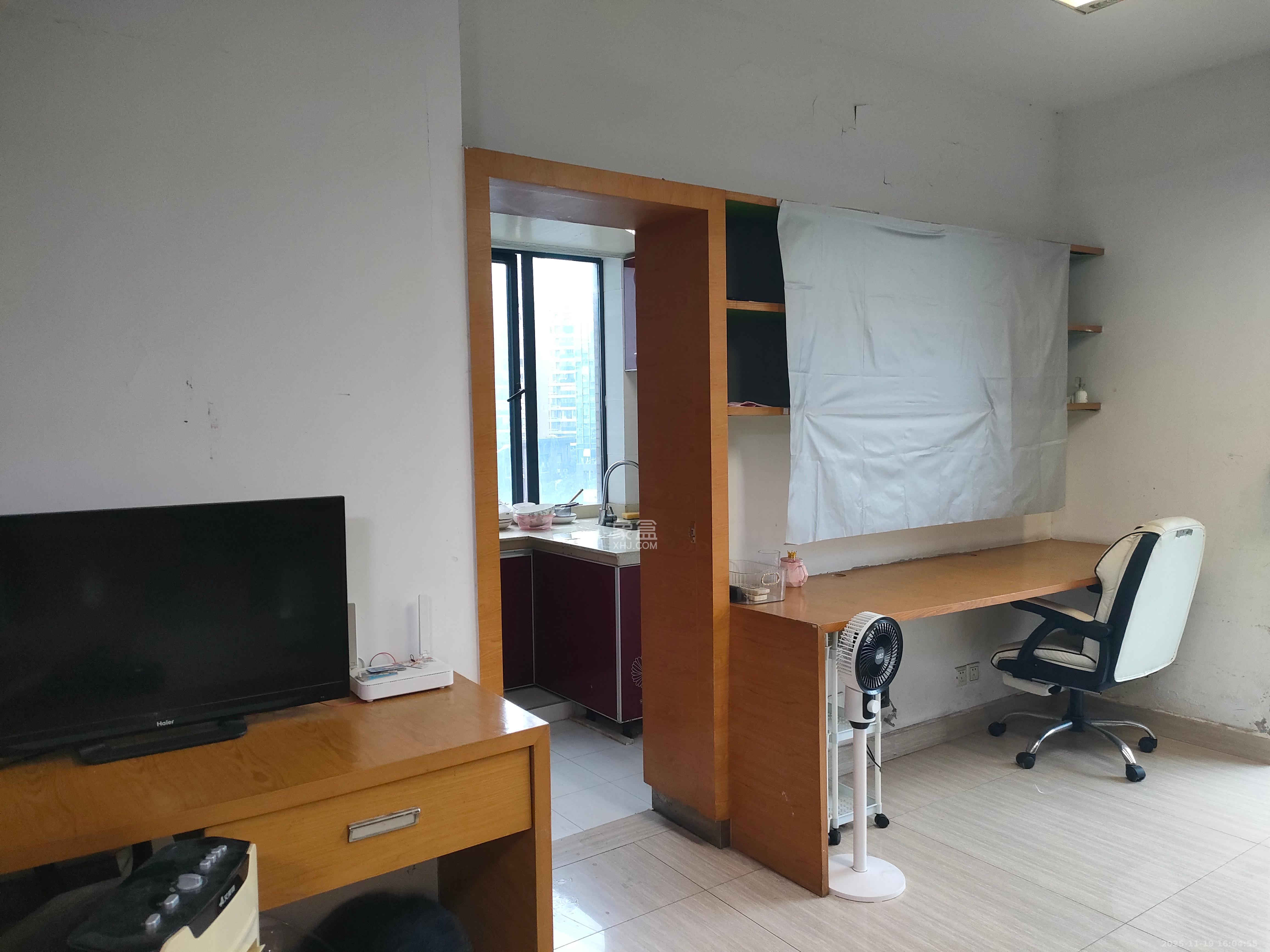 湘府9号  1室2厅1卫    1000.0元/月室内图