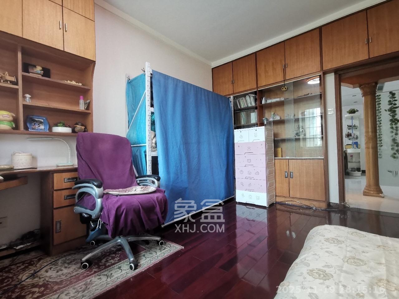 时代天骄 3室2厅2卫 2600.0元/月 时代天骄 3室2厅2卫 2600.0元/月室内图