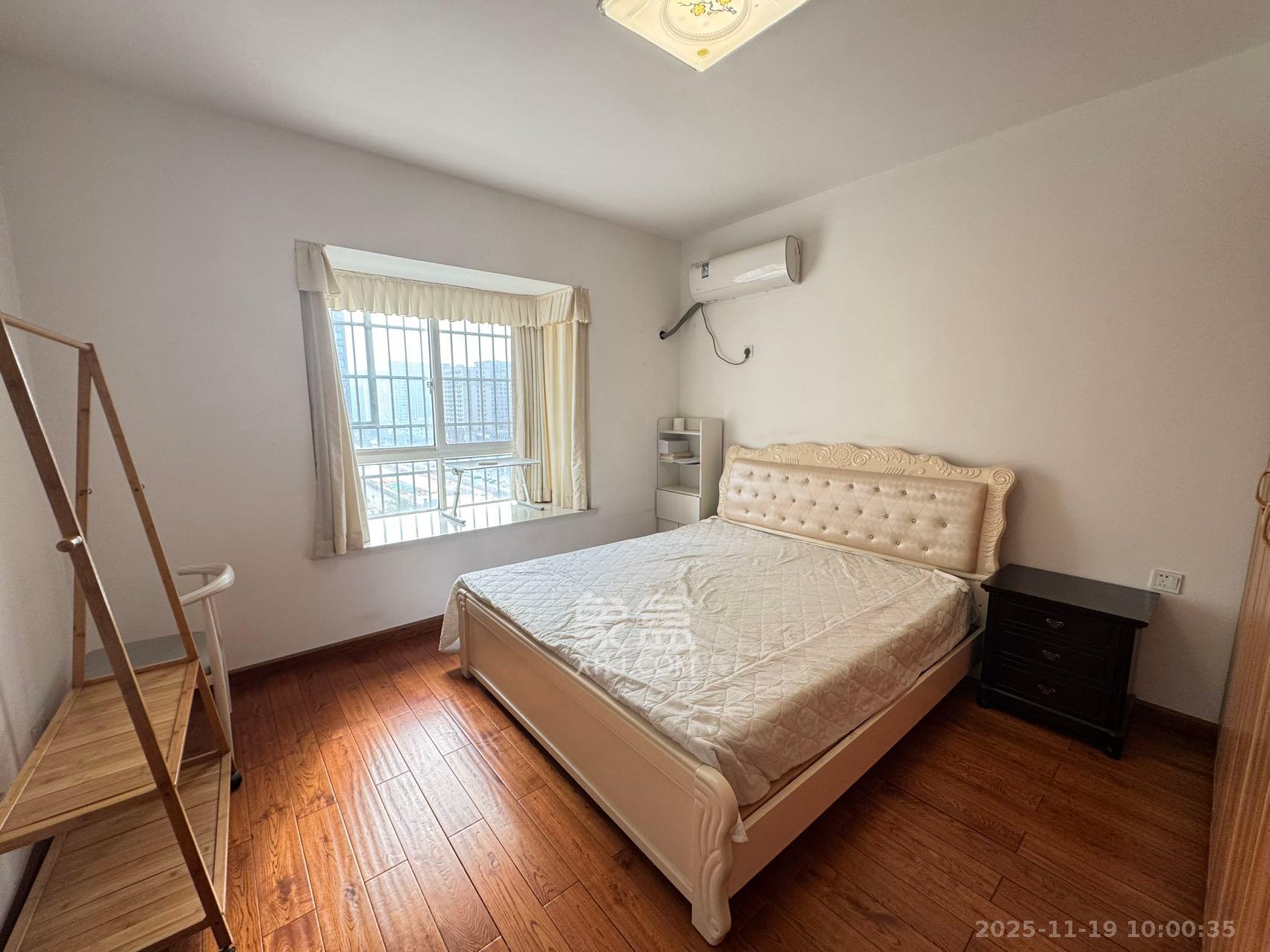 理工大学职工单位房青年汇  3室2厅2卫    2300.0元/月室内图