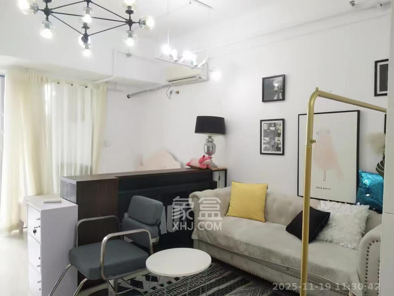 奥克斯广场  1室1厅1卫    1900.0元/月