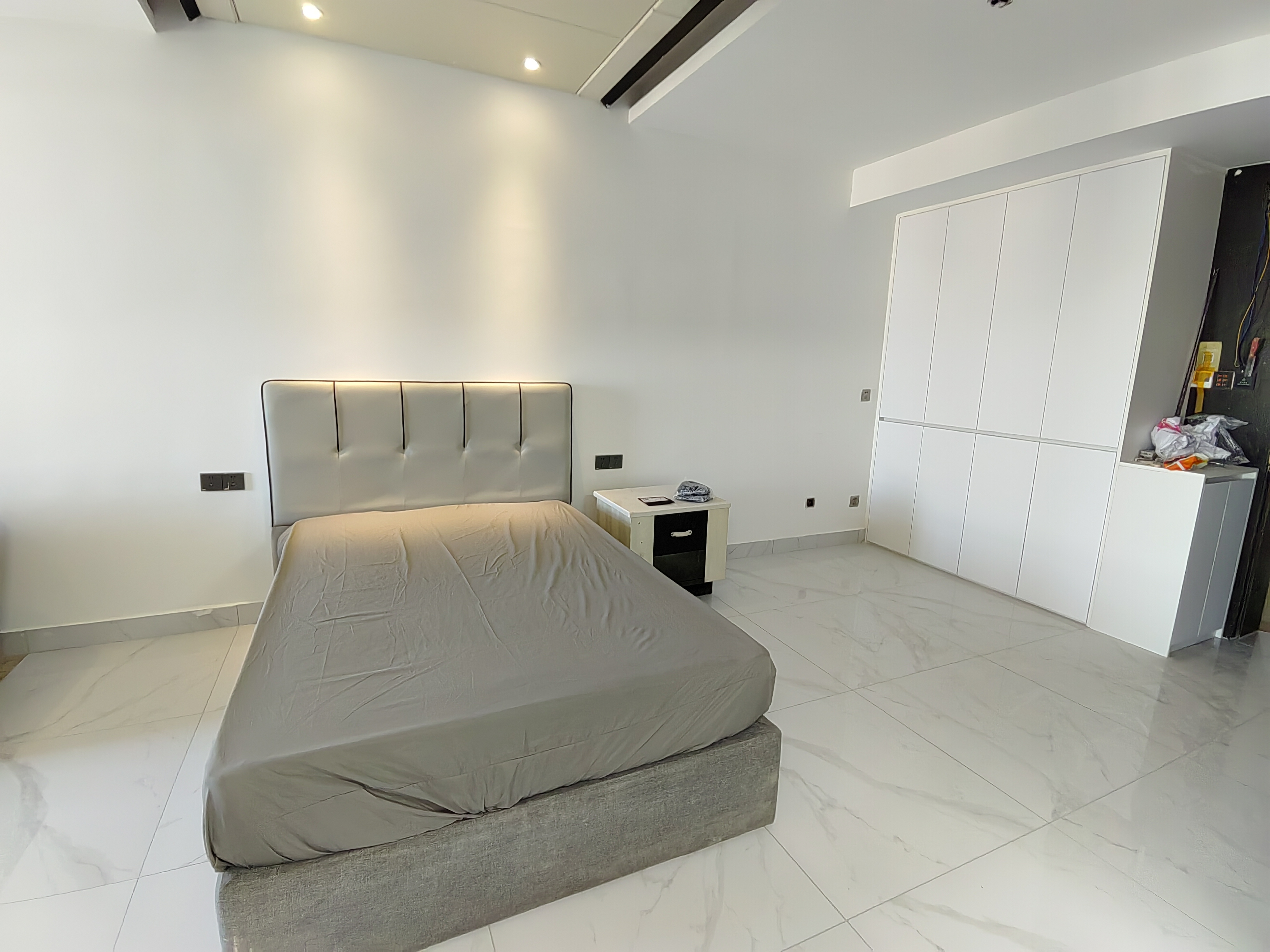 湘运大厦  1室1厅1卫    1200.0元/月