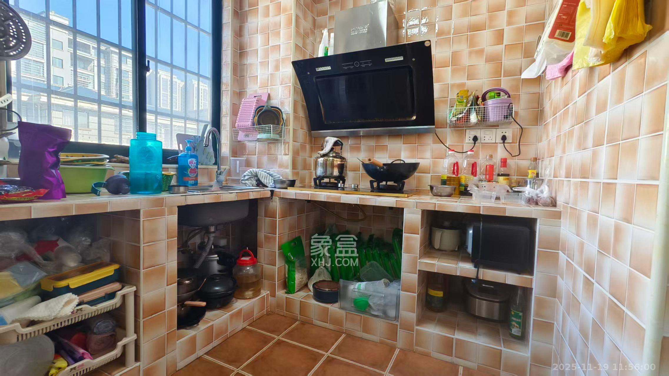 新城璟隽(麓华新城) 5室3厅3卫 2000.0元/月 新城璟隽(麓华新城) 5室3厅3卫 2000.0元/月室内图