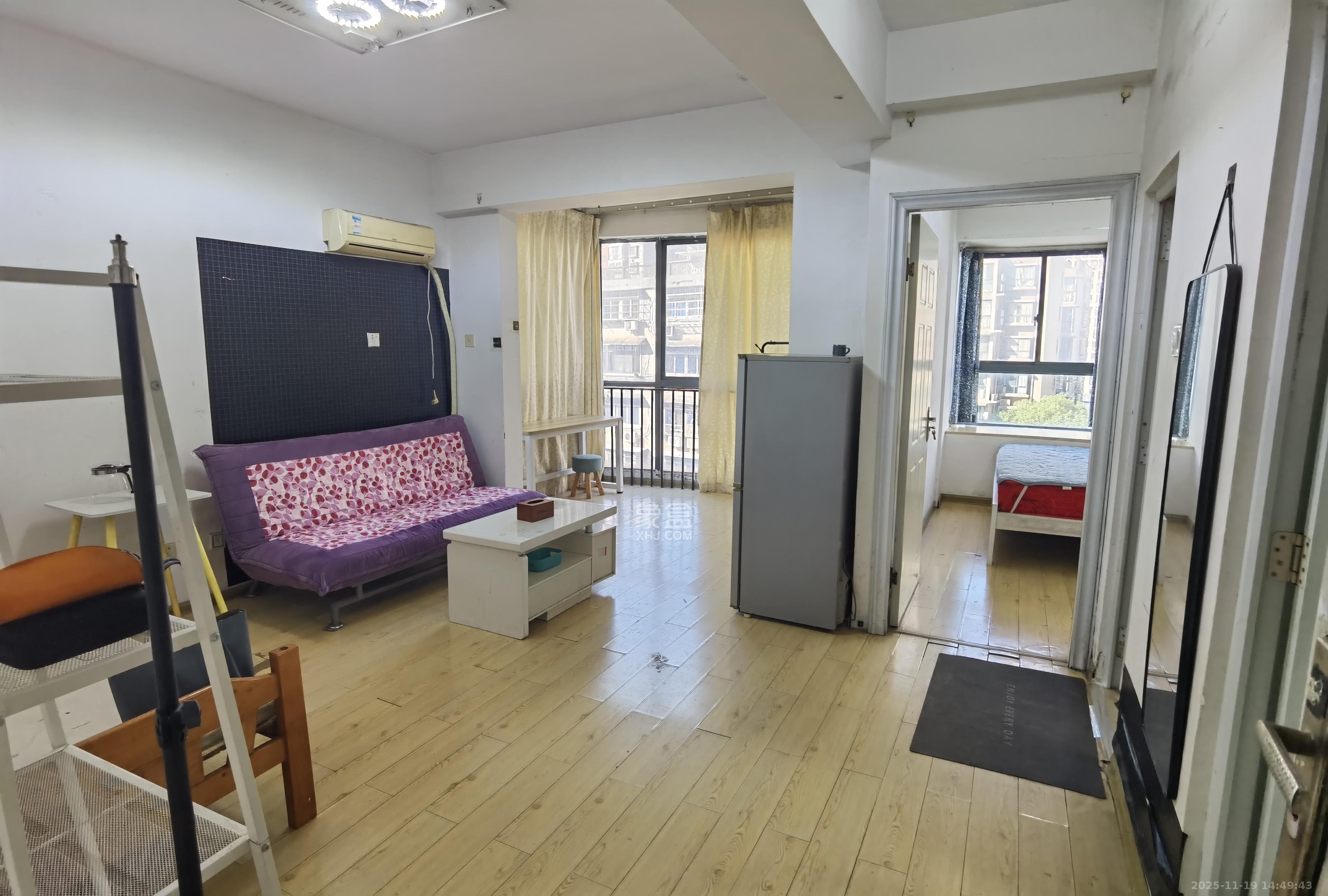 欧园  1室1厅1卫    1600.0元/月室内图