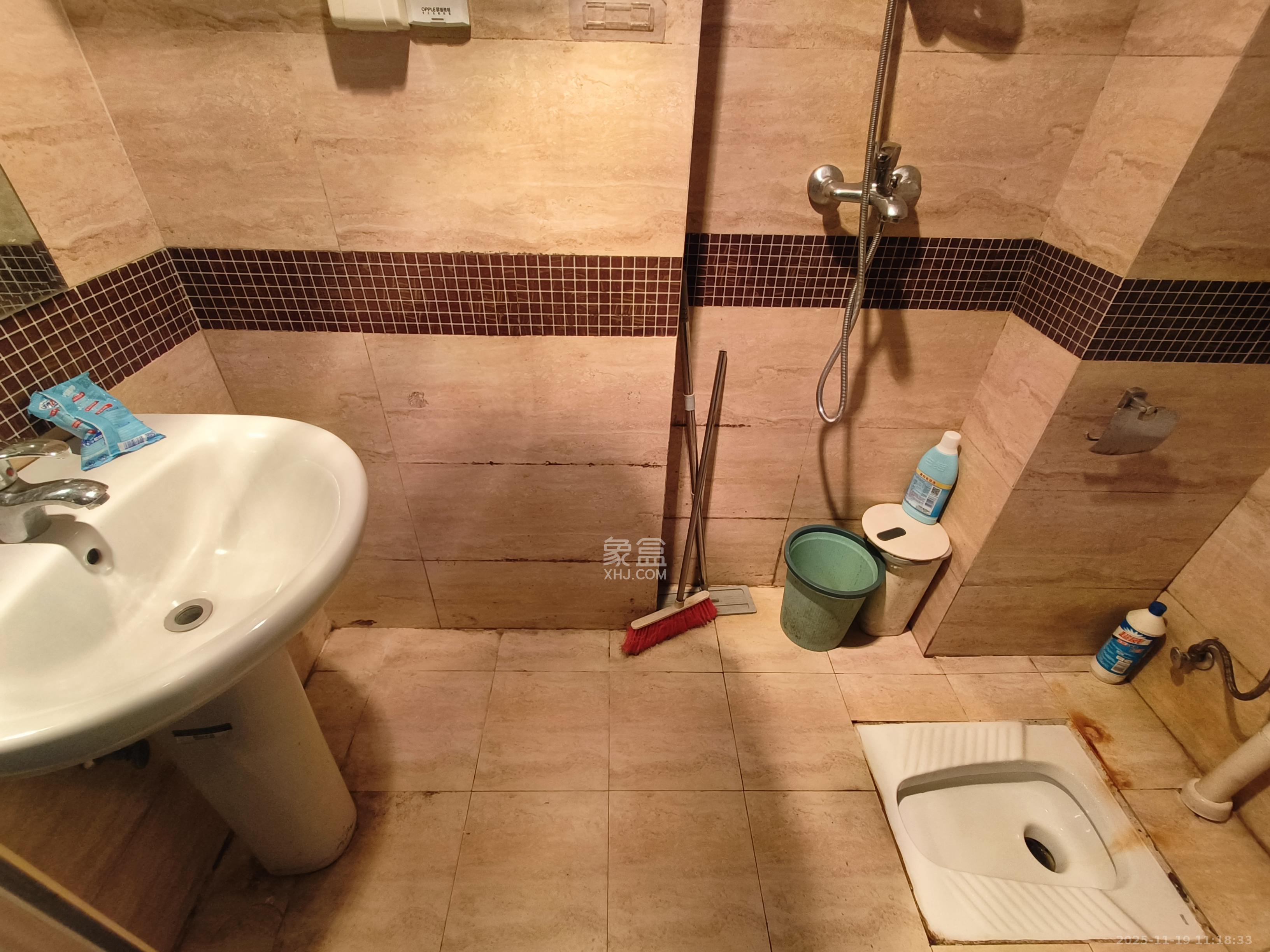 万科城  1室1厅1卫    1250.0元/月室内图