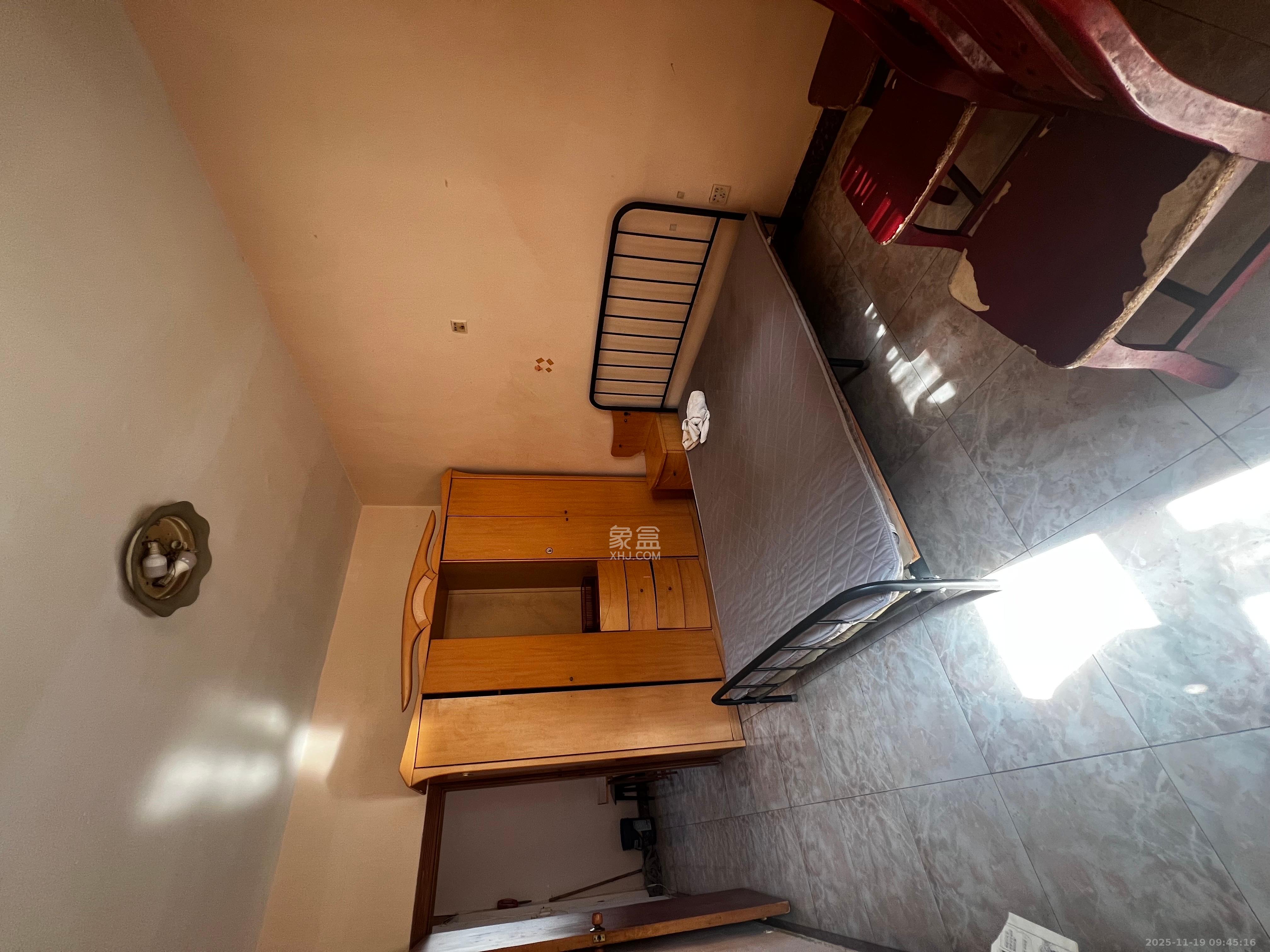 向韶村 1室1厅1卫 1300.0元/月 向韶村 1室1厅1卫 1300.0元/月室内图