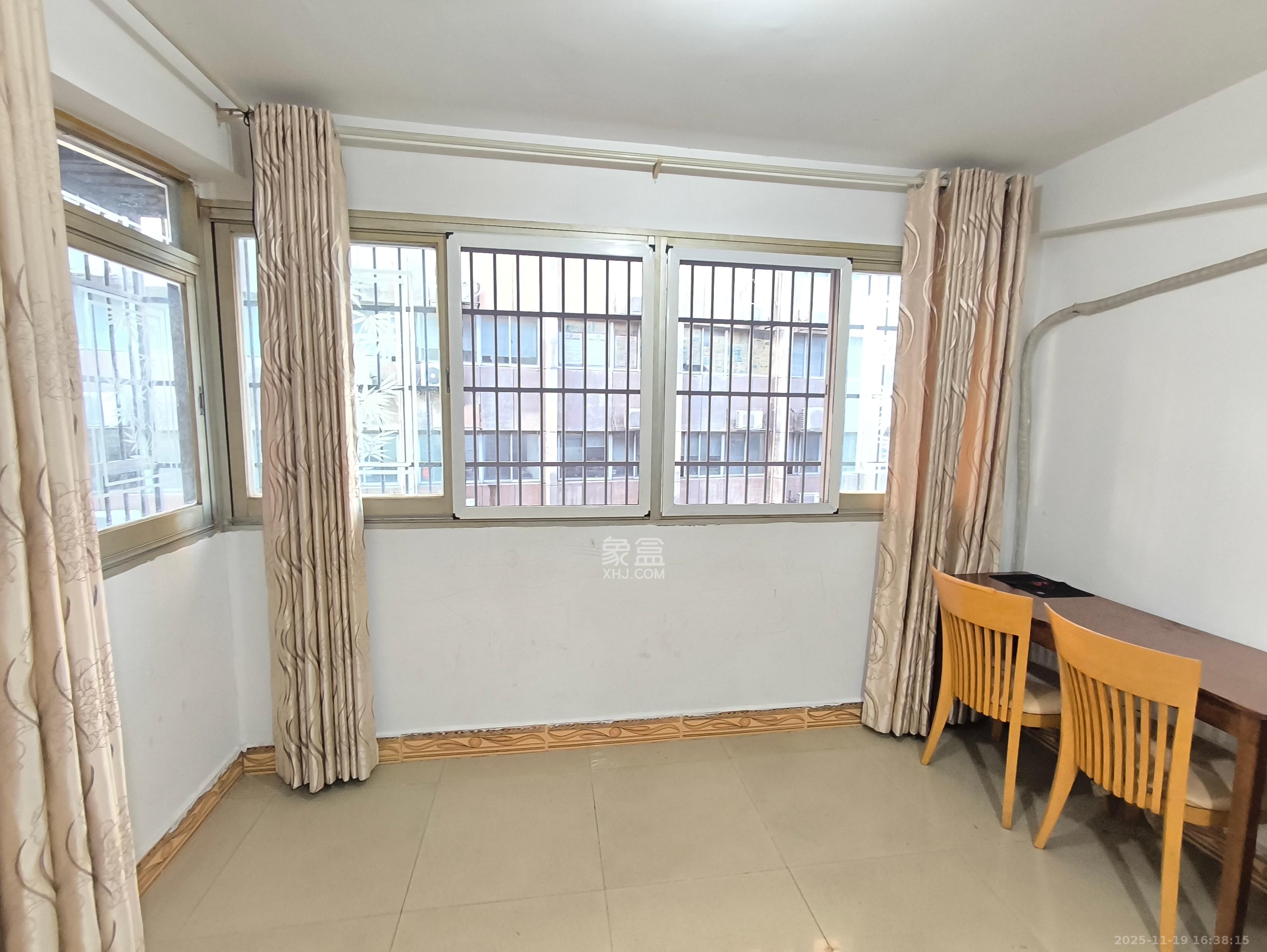 信达大厦  2室1厅1卫    1800.0元/月室内图