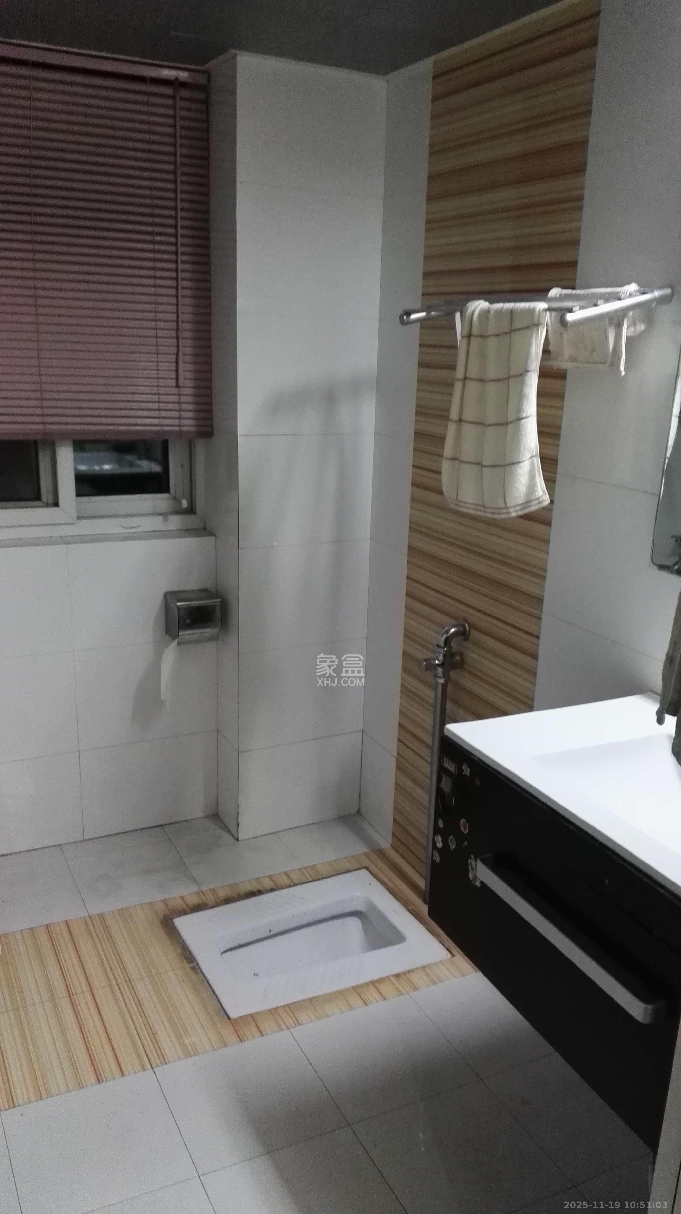 金碧文华  2室2厅1卫    2000.0元/月室内图