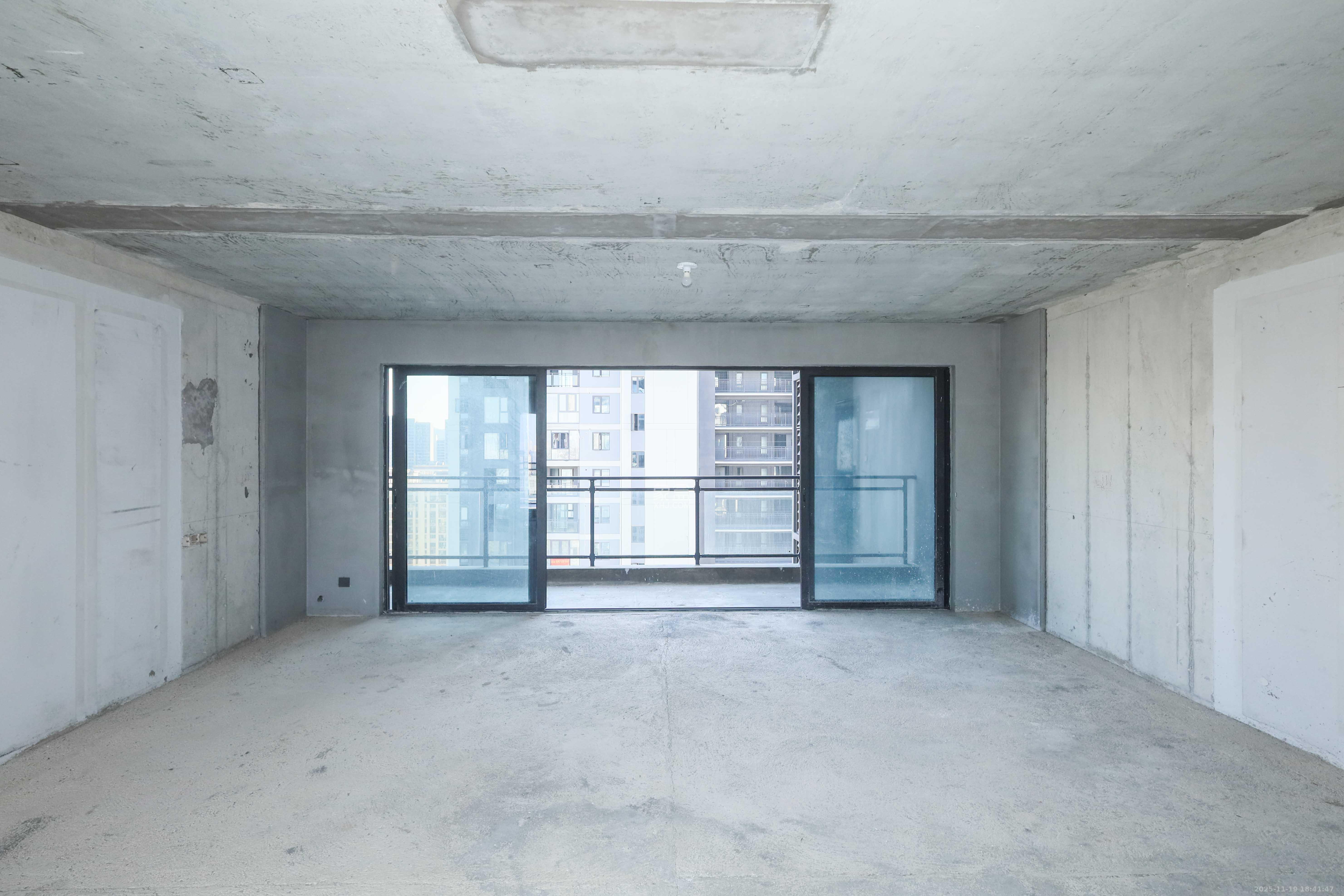 碧桂园博萃梅溪 4室2厅2卫 165.0万 碧桂园博萃梅溪 4室2厅2卫 165.0万客厅