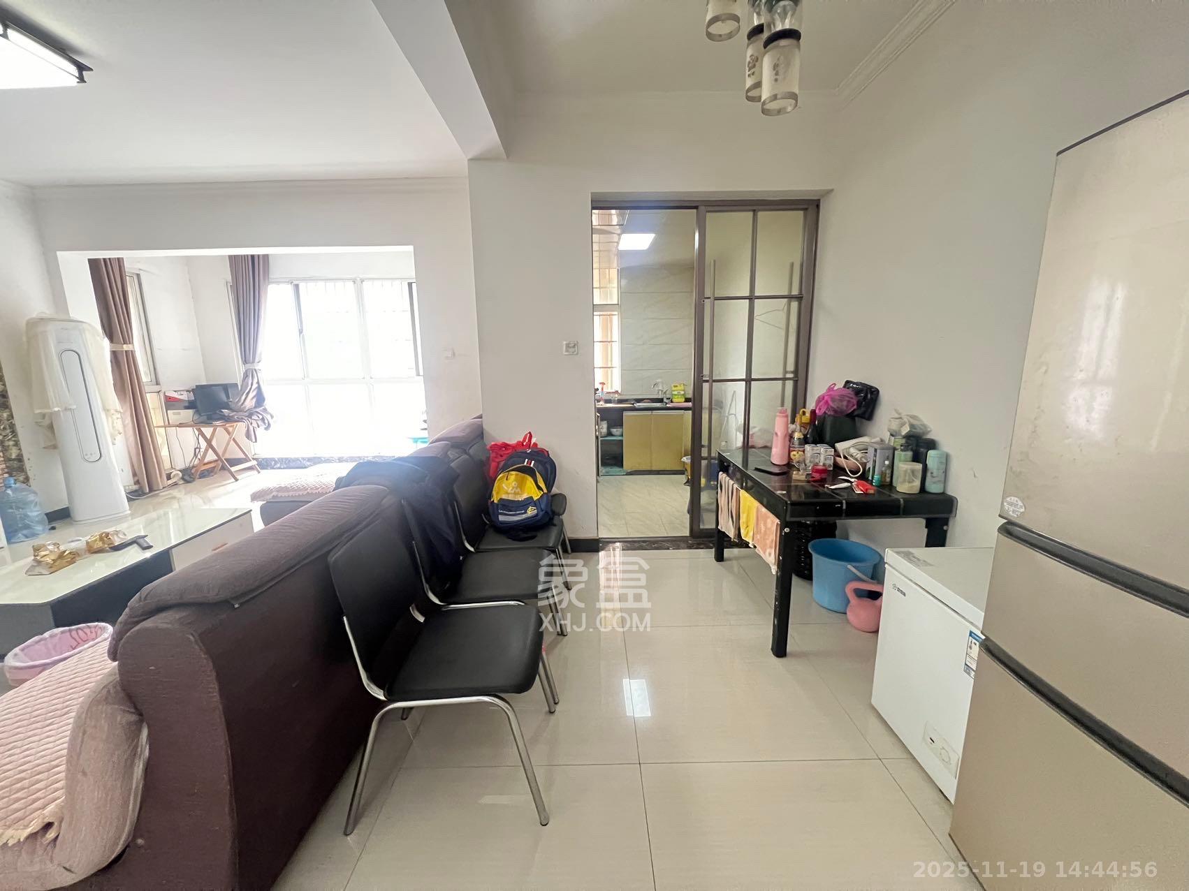 上河国际C区 3室2厅2卫 2700.0元/月 上河国际C区 3室2厅2卫 2700.0元/月室内图