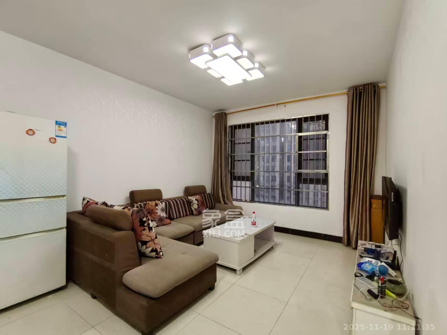 荣盛花语馨苑  3室2厅1卫    2500.0元/月