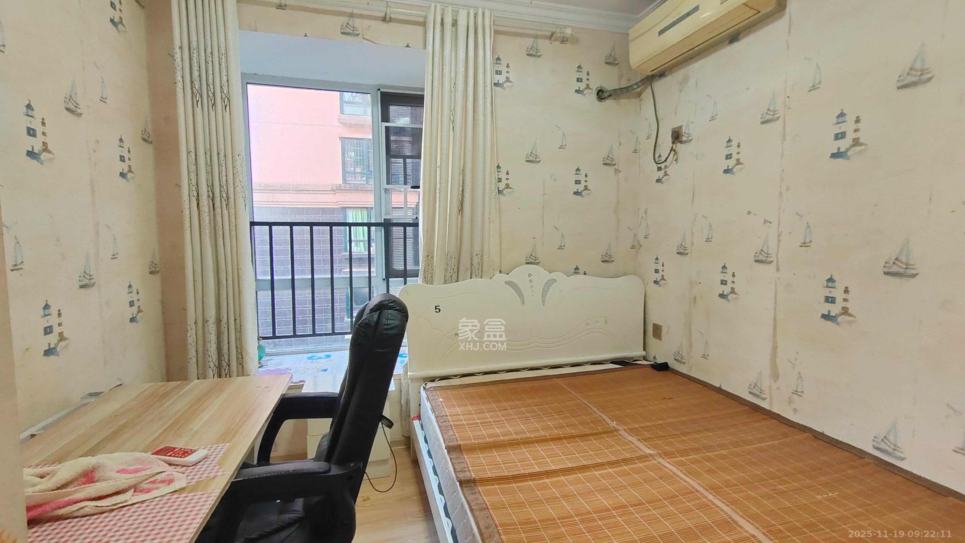 丽发新城  2室2厅1卫    1600.0元/月室内图