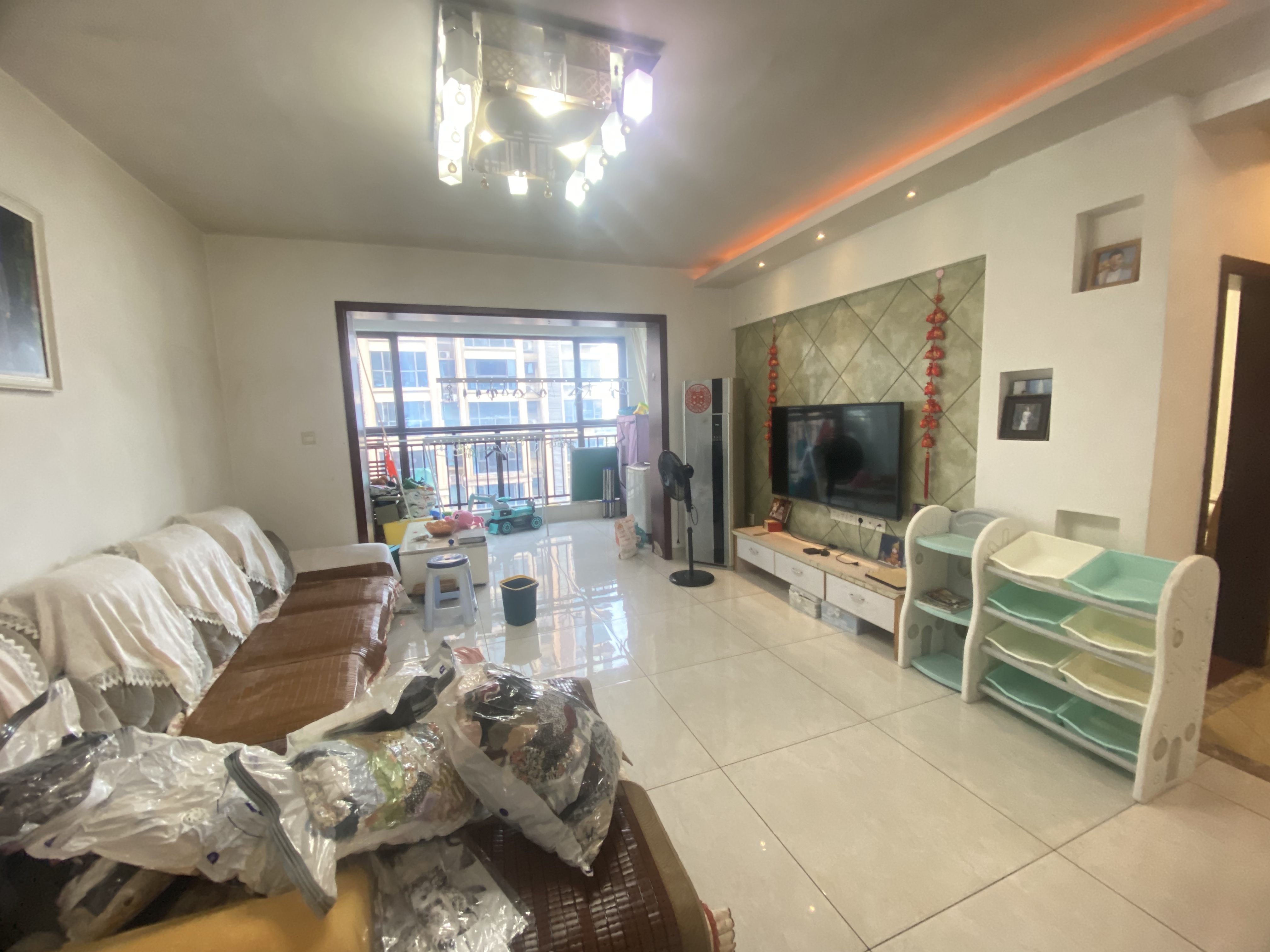 水岸花城（翠堤湾）  3室2厅2卫    45.0万