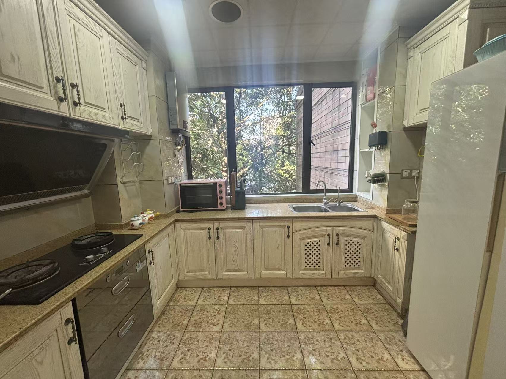 佳兆业金域天下一期  4室2厅3卫    118.0万室内图