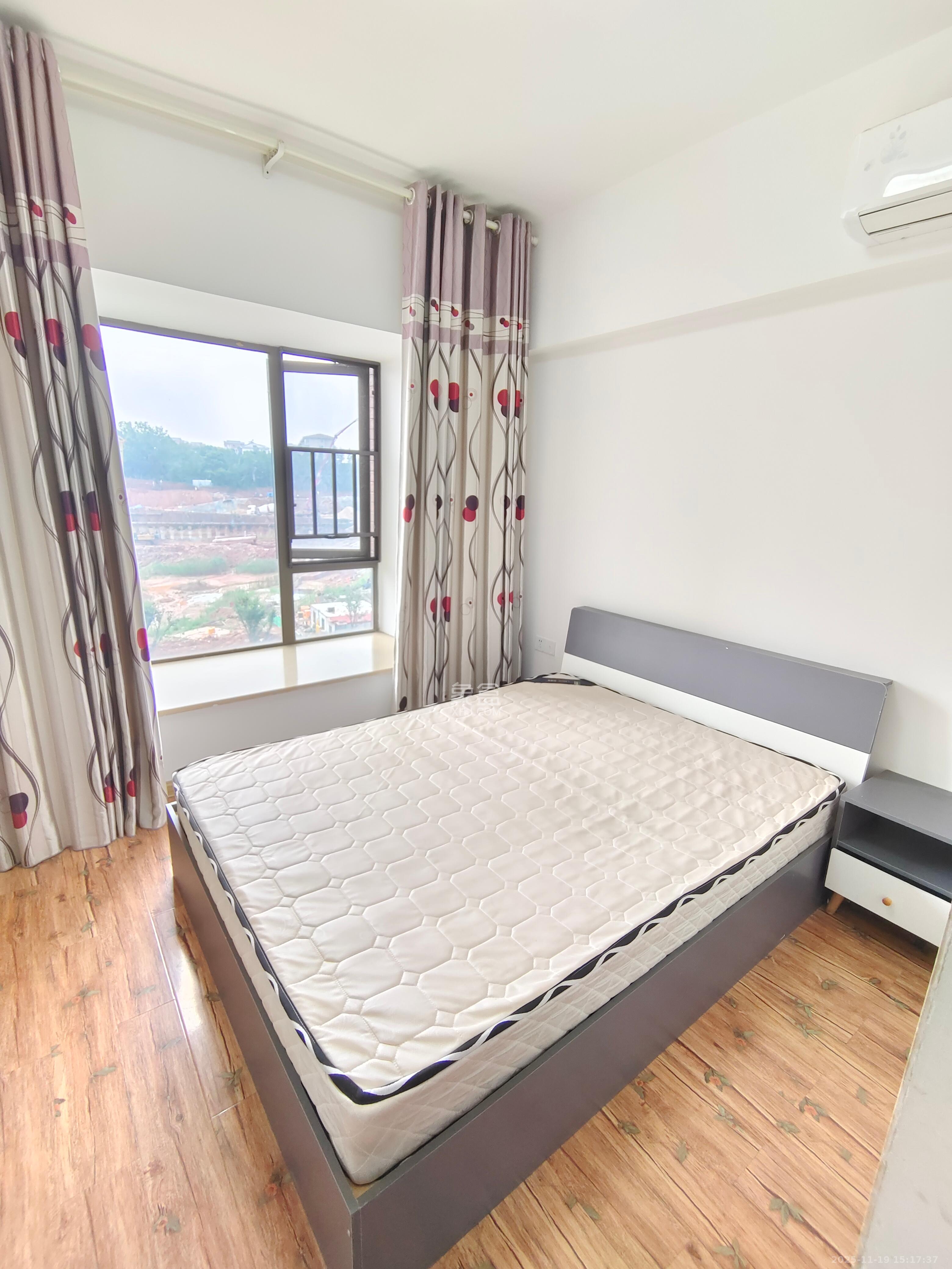 绿地公馆（绿地名邸）  1室1厅1卫    1400.0元/月室内图