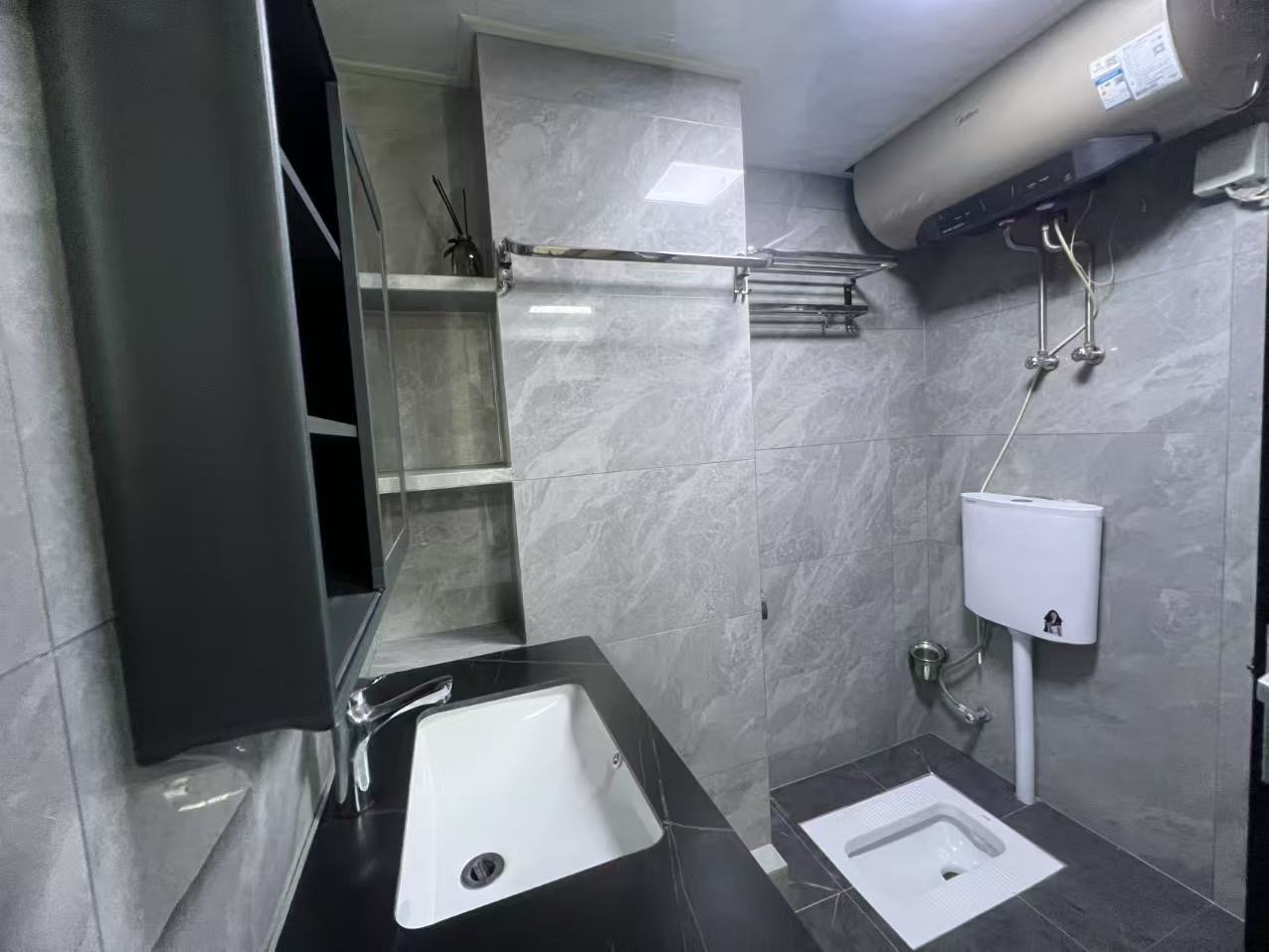 韦斯特城市花园  1室1厅1卫    1400.0元/月室内图