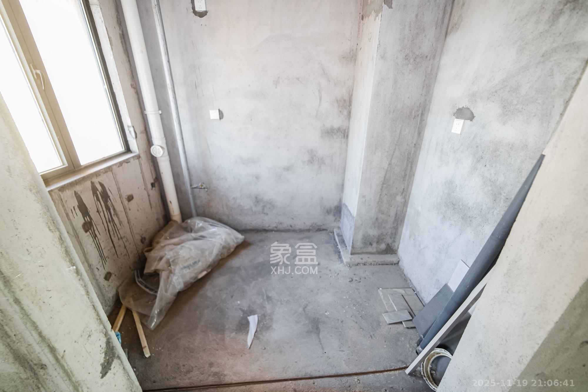 五矿沁园金城（春和景园）  4室2厅2卫    120.0万厨房