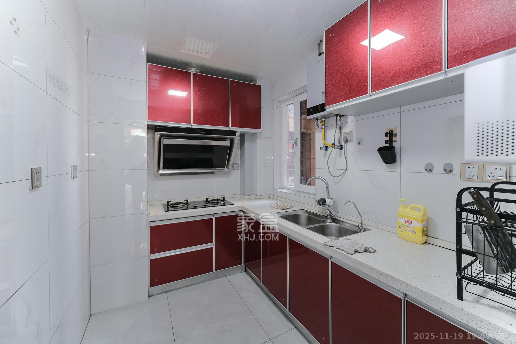 荣盛花语城 3室2厅1卫 100.0万 荣盛花语城 3室2厅1卫 100.0万厨房