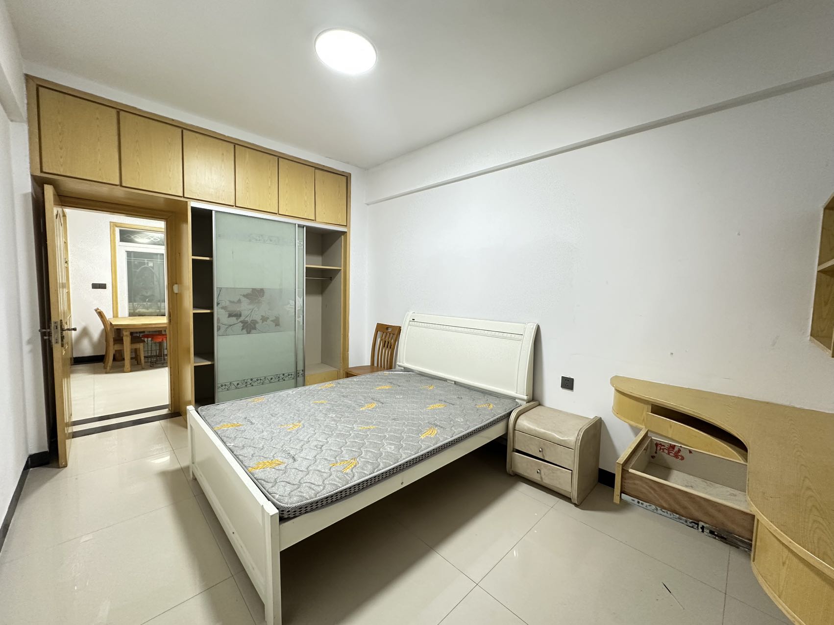 东方新城  3室2厅1卫    1200.0元/月室内图