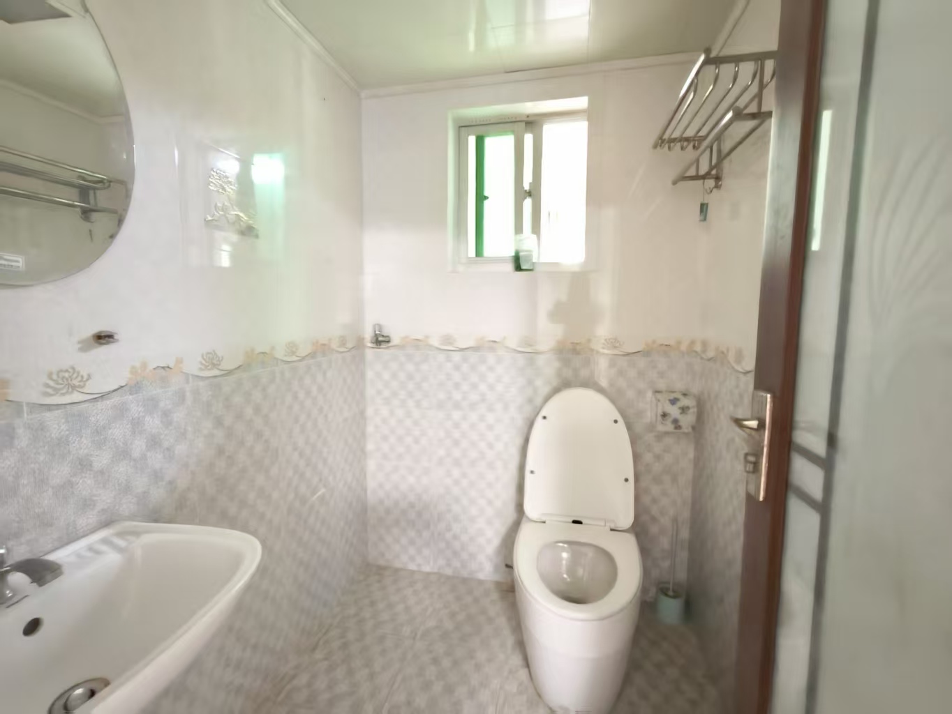 顺发新村  4室2厅1卫    3500.0元/月户型图