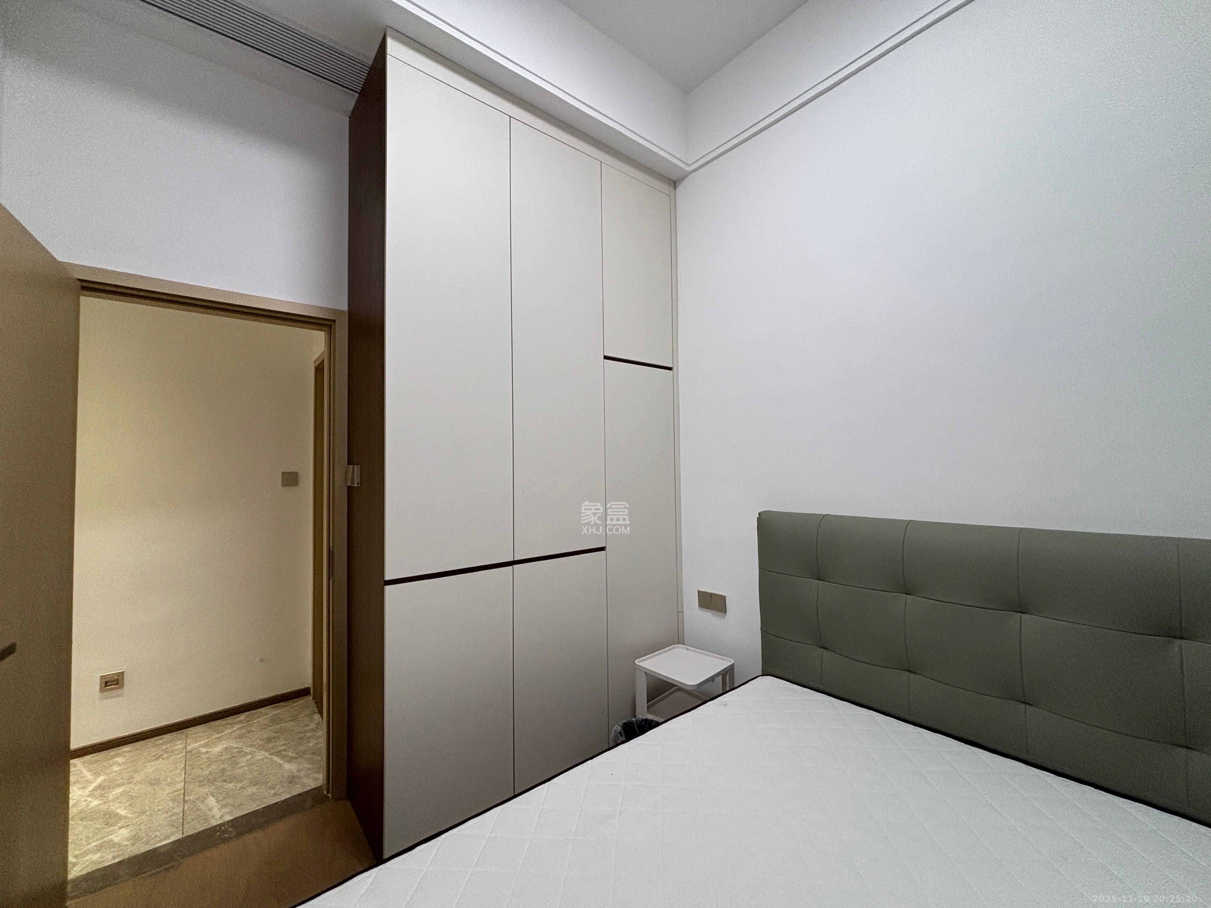 复地滨江金融中心 3室2厅2卫 4000.0元/月 复地滨江金融中心 3室2厅2卫 4000.0元/月室内图