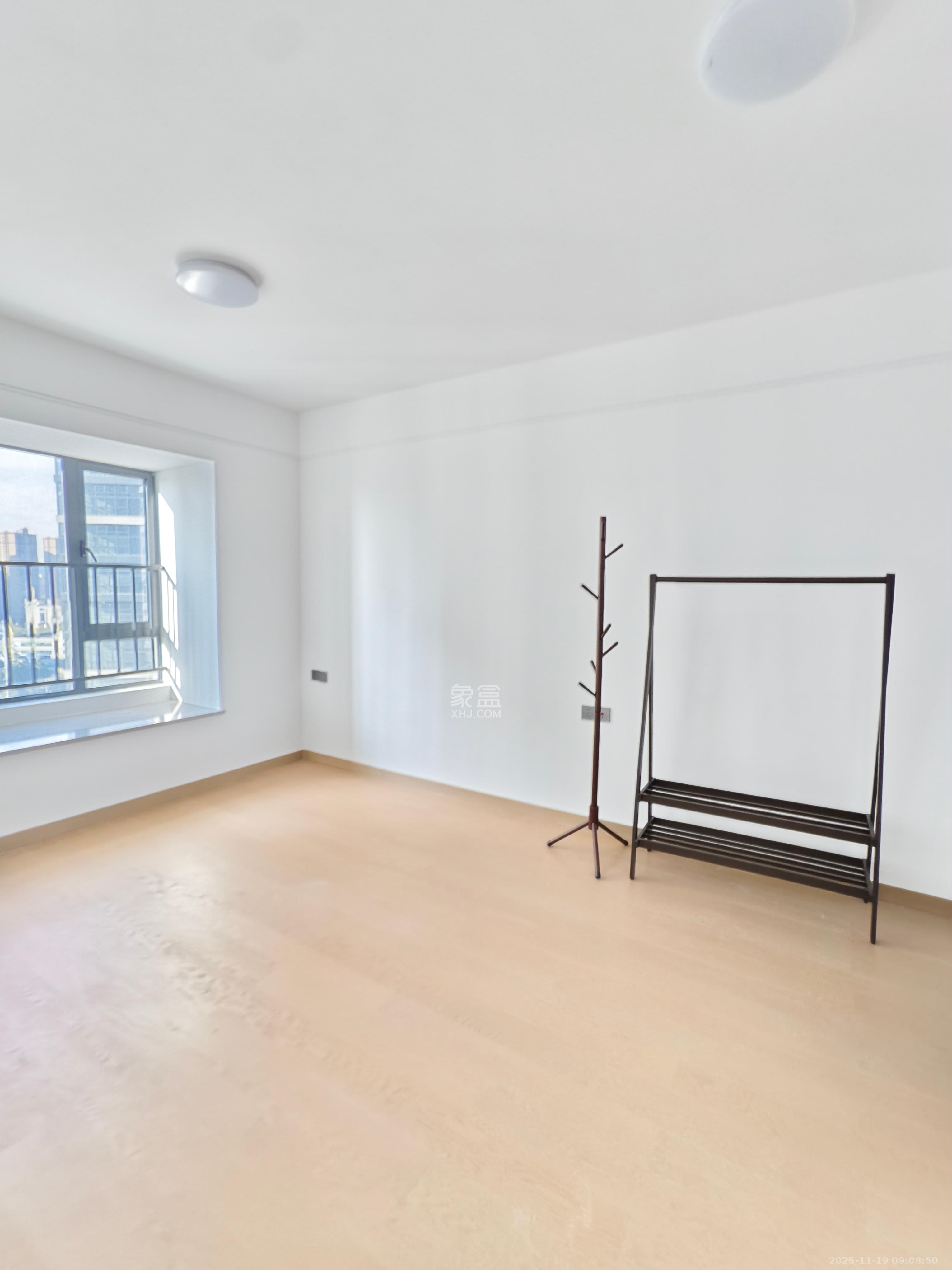 长房悦香山  3室2厅2卫    3300.0元/月室内图