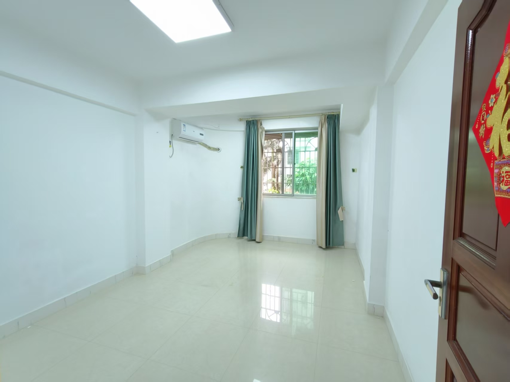 顺发新村  4室2厅1卫    3500.0元/月户型图