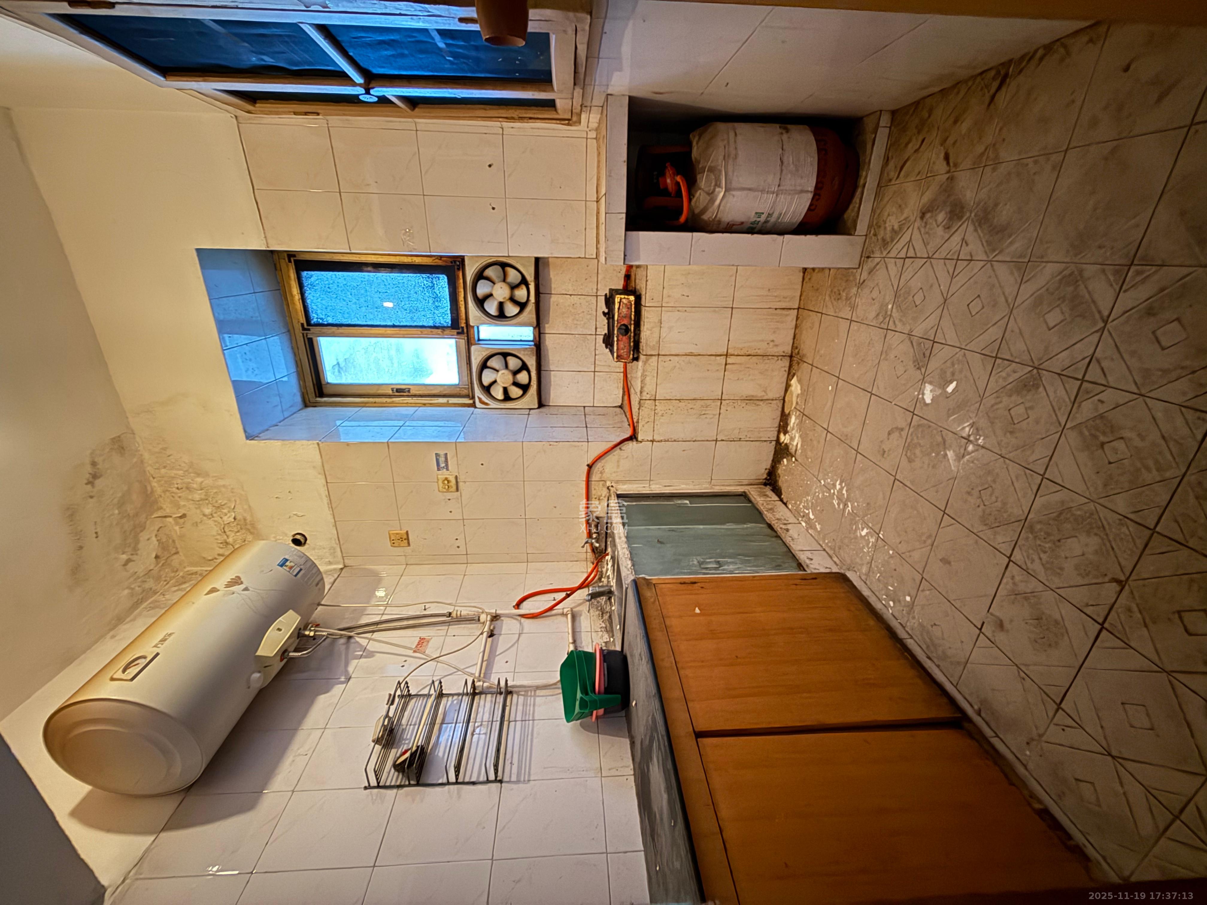 人民新村  3室1厅1卫    1600.0元/月室内图