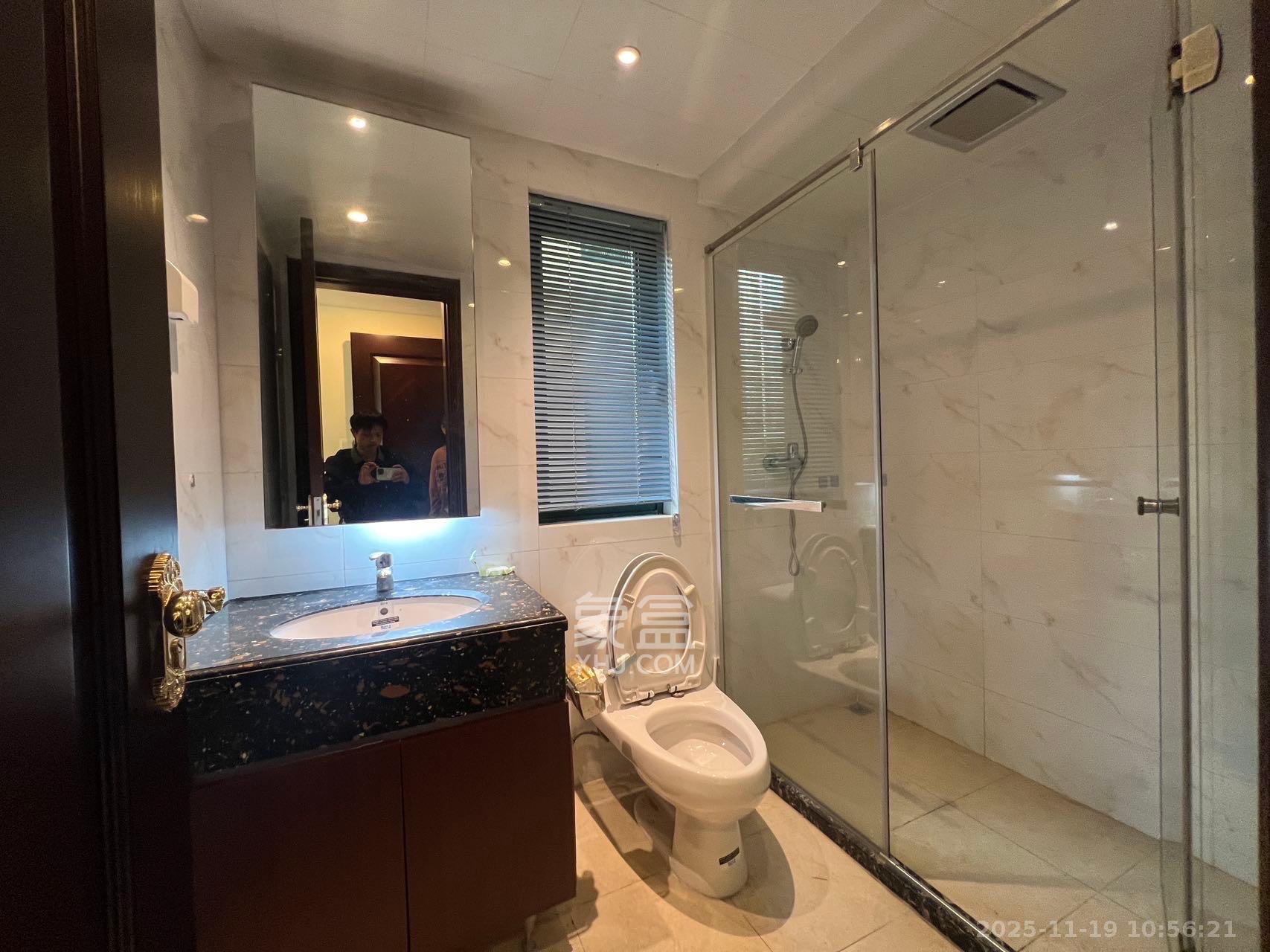 恒大雅苑  3室2厅2卫    2300.0元/月室内图