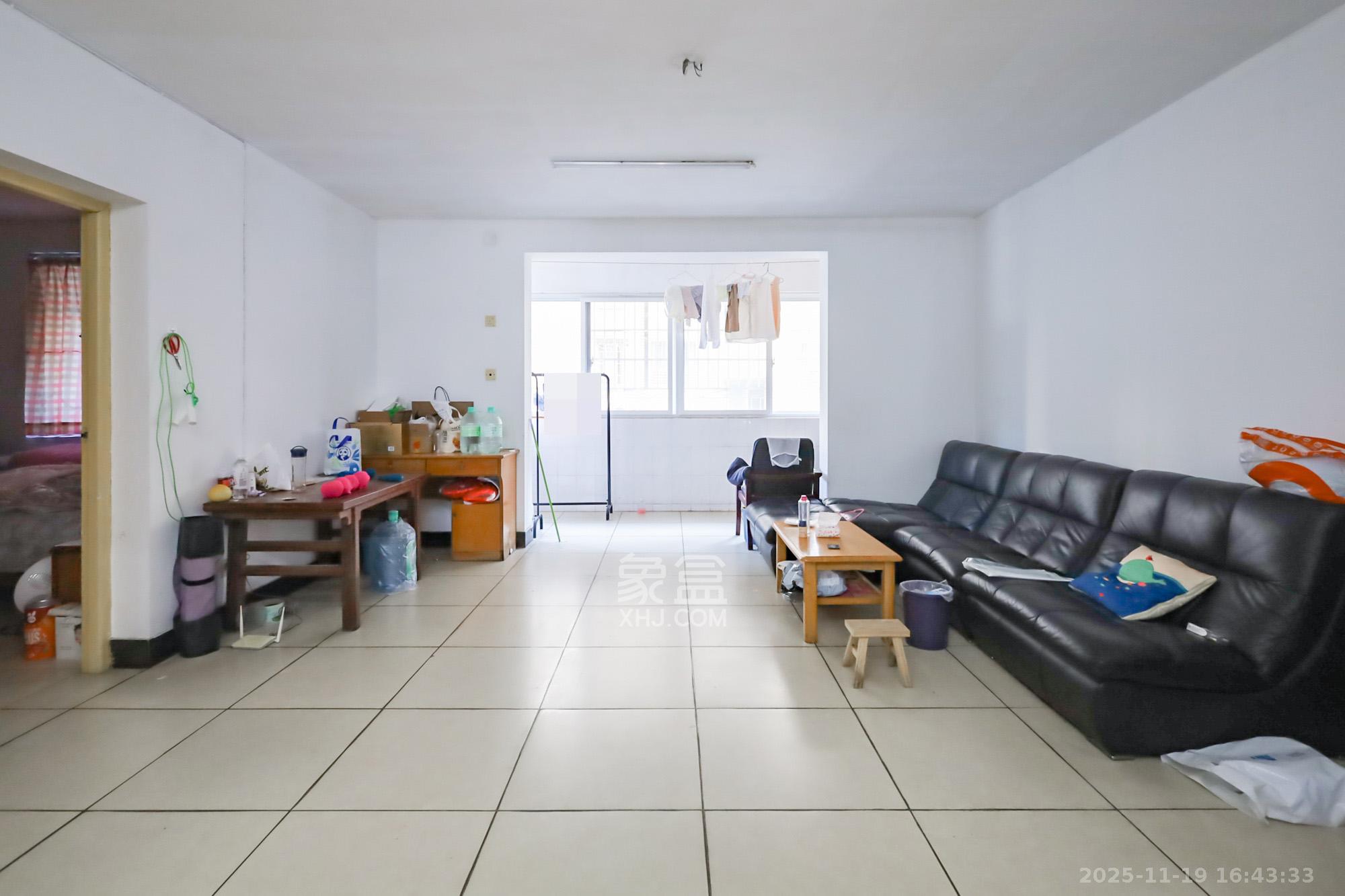 岳银小区（一二三五村）  3室2厅1卫    65.0万