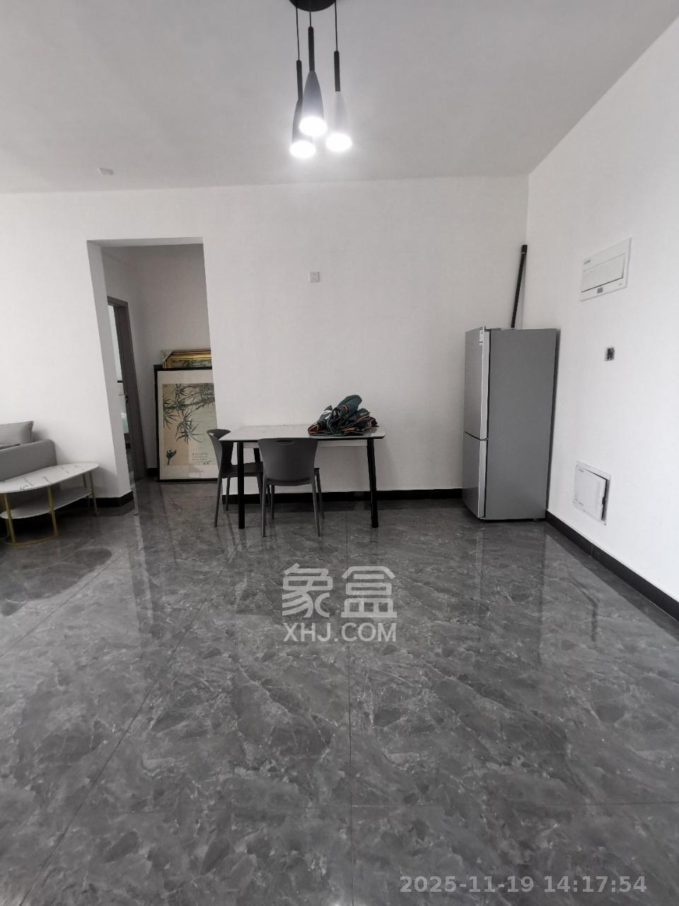 会展三润城  3室2厅2卫    1800.0元/月室内图