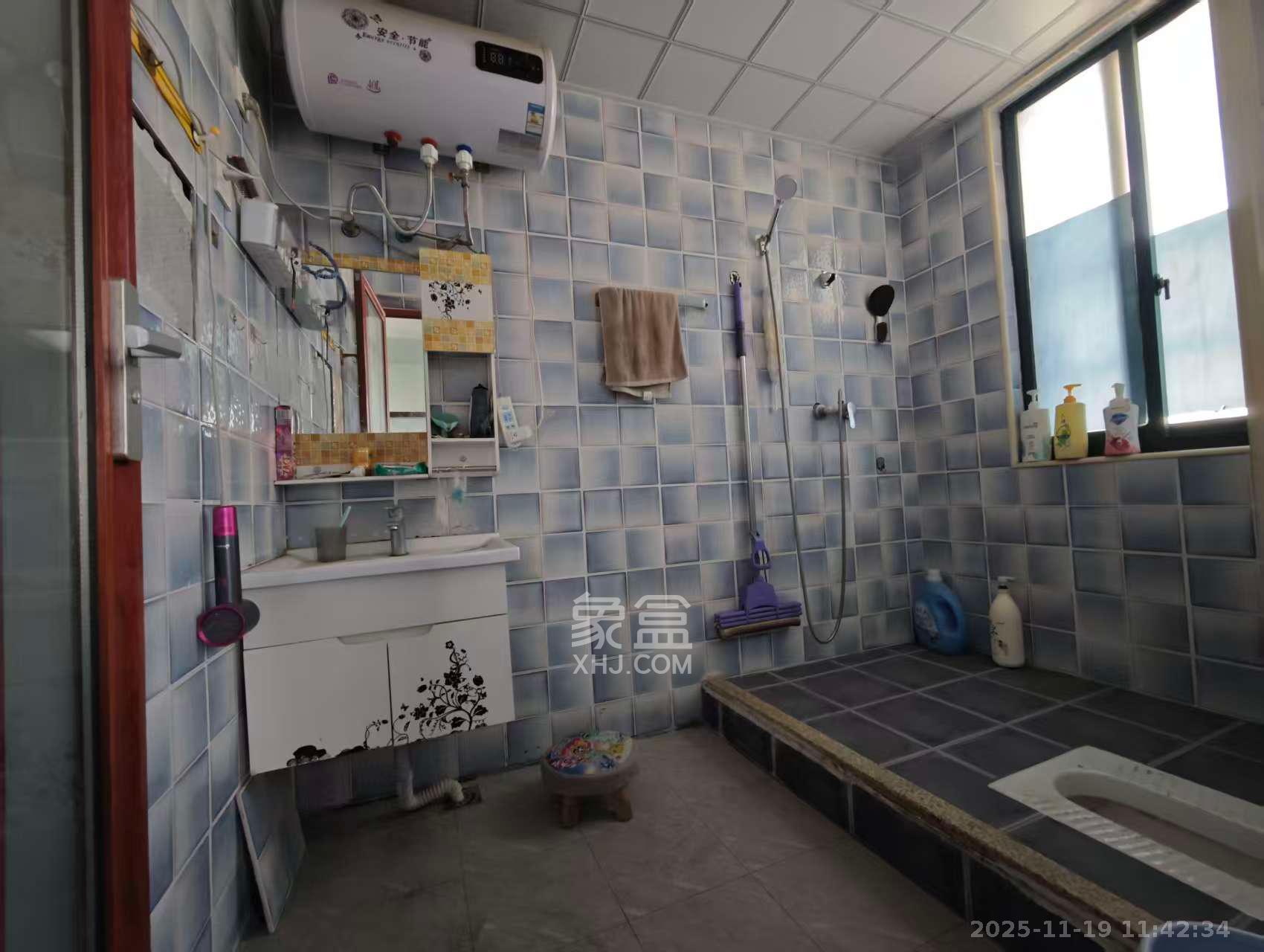 新城璟隽(麓华新城) 4室2厅3卫 72.0万 新城璟隽(麓华新城) 4室2厅3卫 72.0万室内图