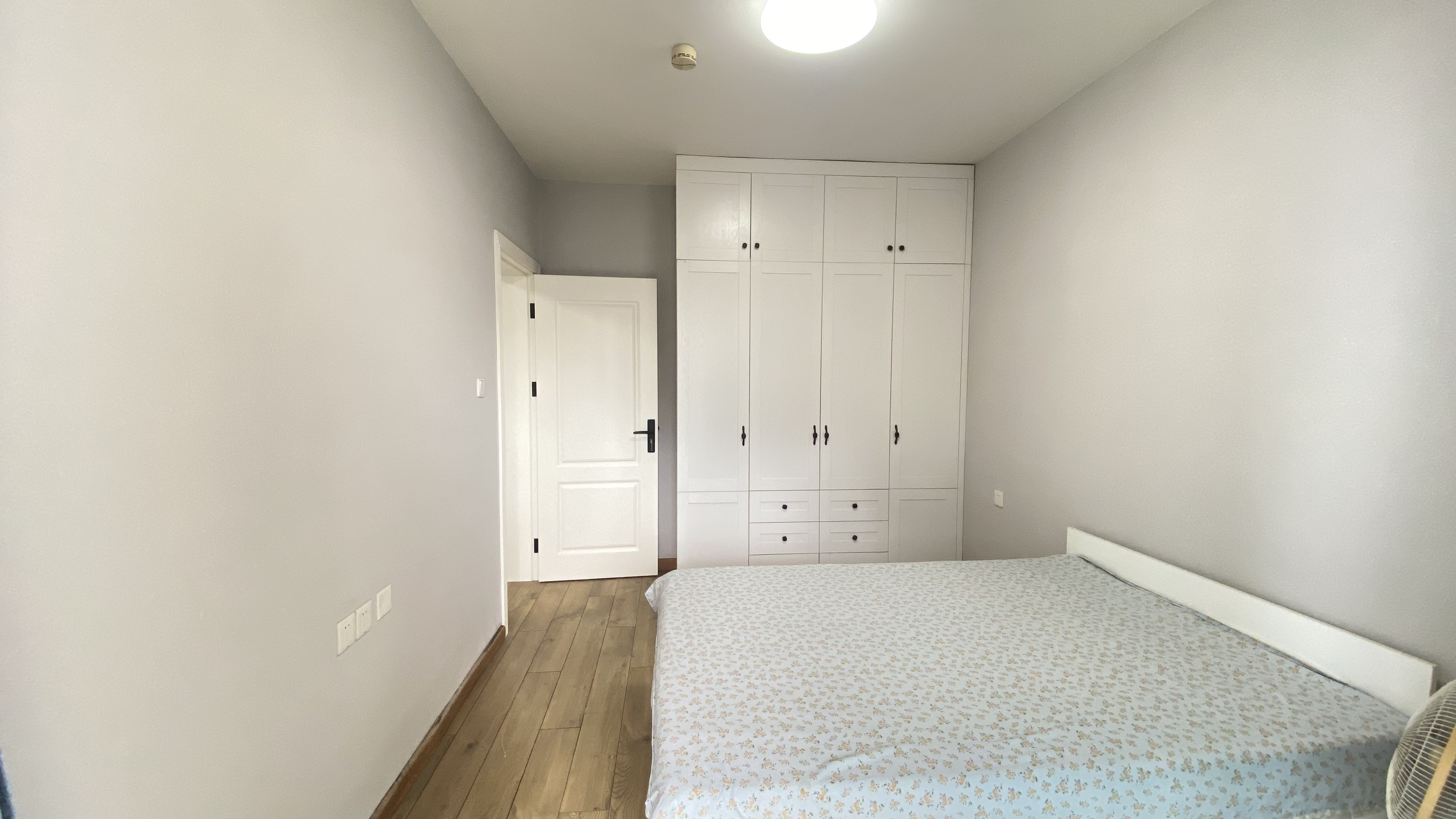 天地凤凰城  2室2厅1卫    2000.0元/月室内图