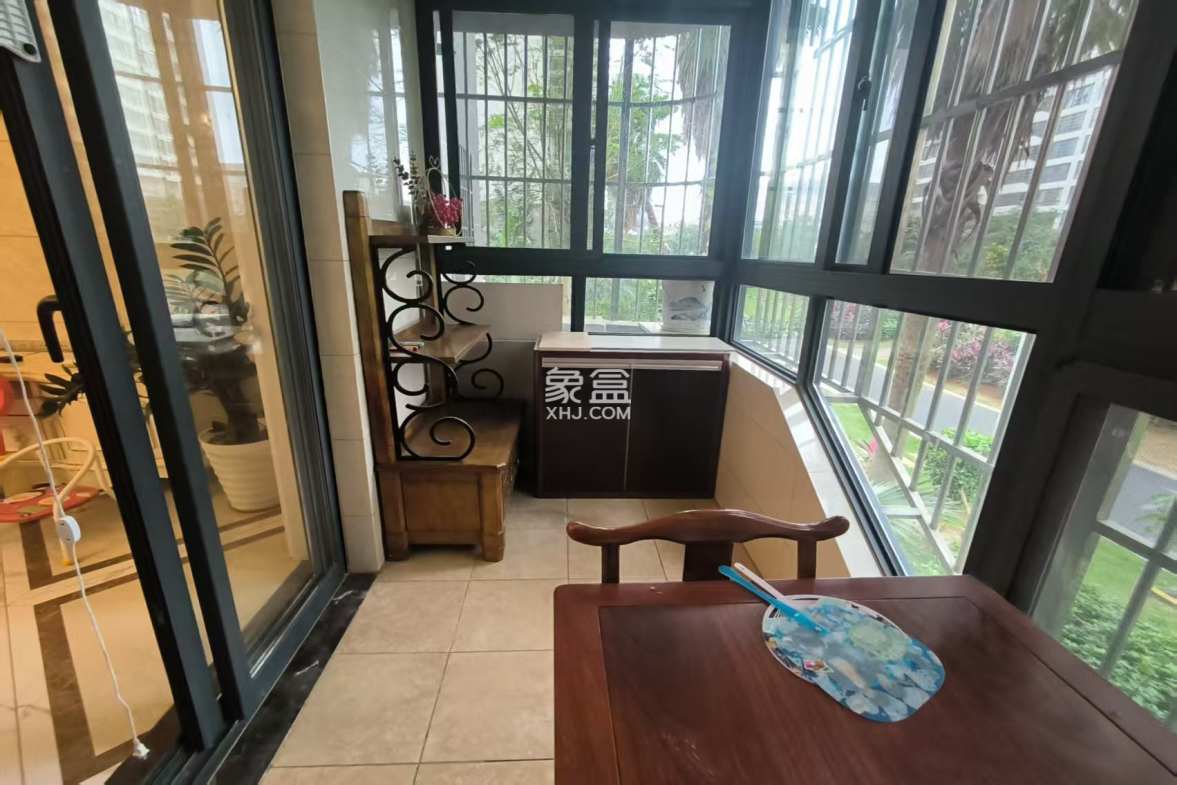 新城吾悦广场 3室2厅2卫 160.0万 新城吾悦广场 3室2厅2卫 160.0万客厅