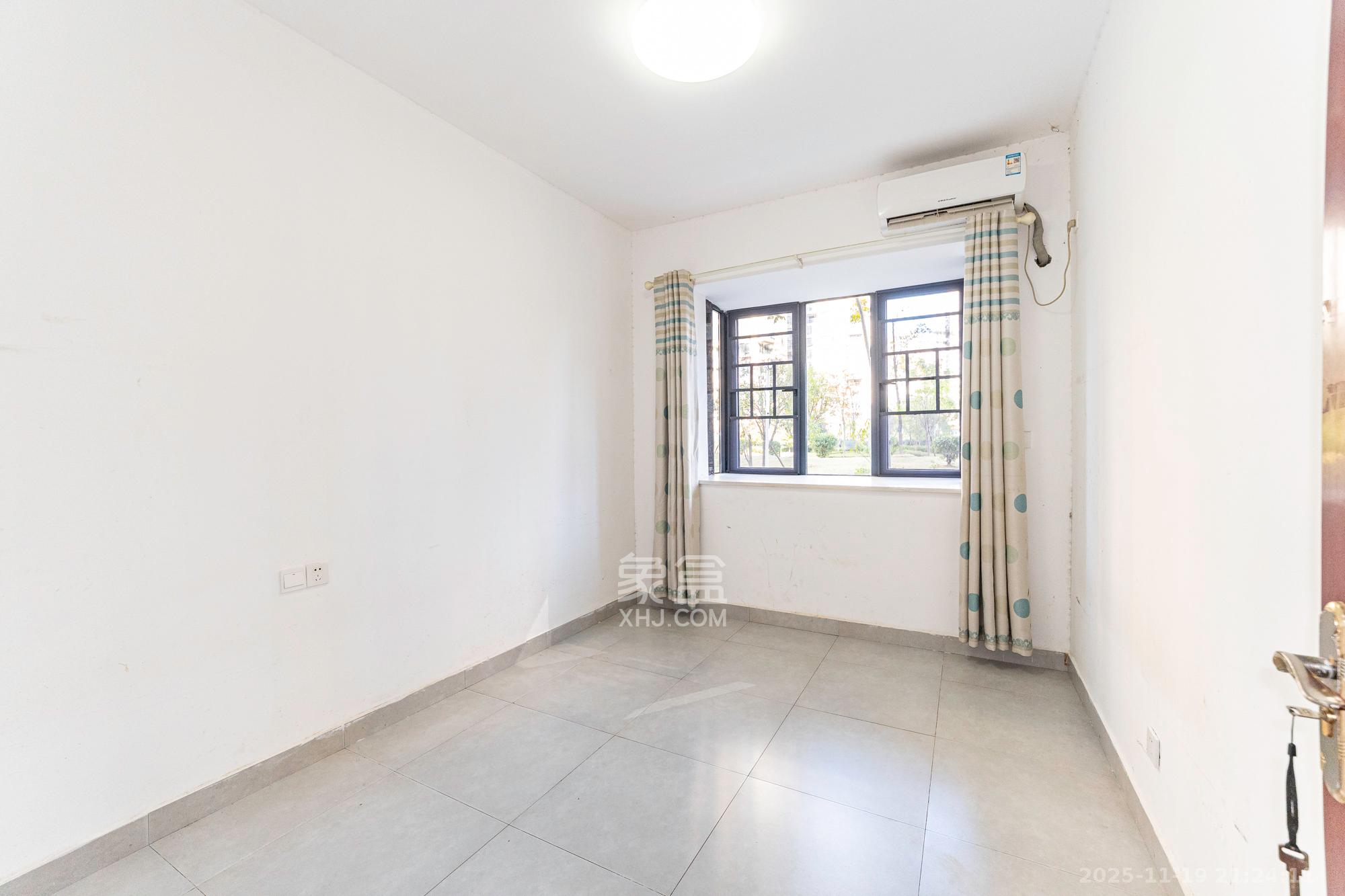 永宏万家里 4室2厅2卫 120.0万 永宏万家里 4室2厅2卫 120.0万卧室