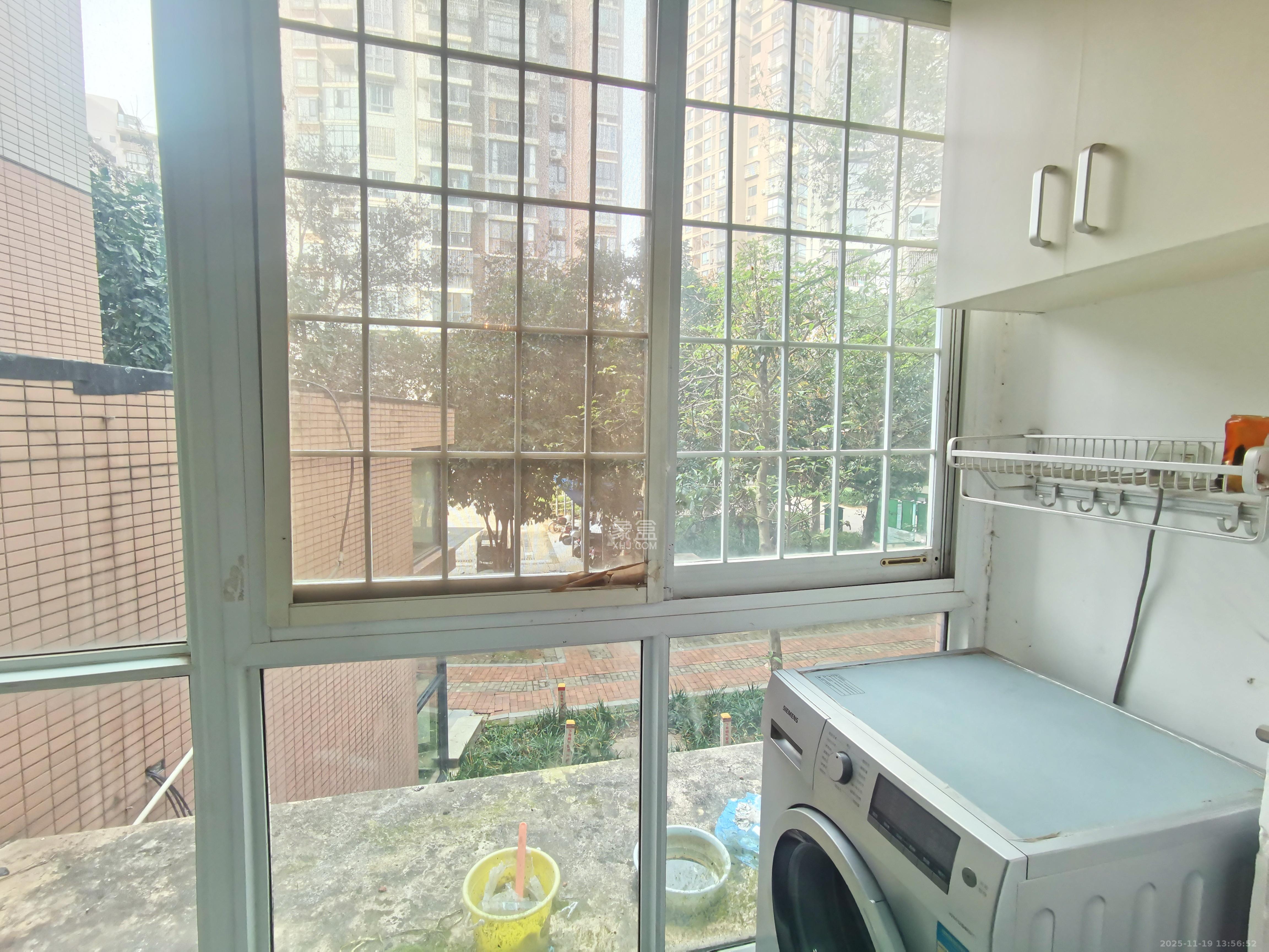 山语城一期  3室2厅1卫    2200.0元/月室内图