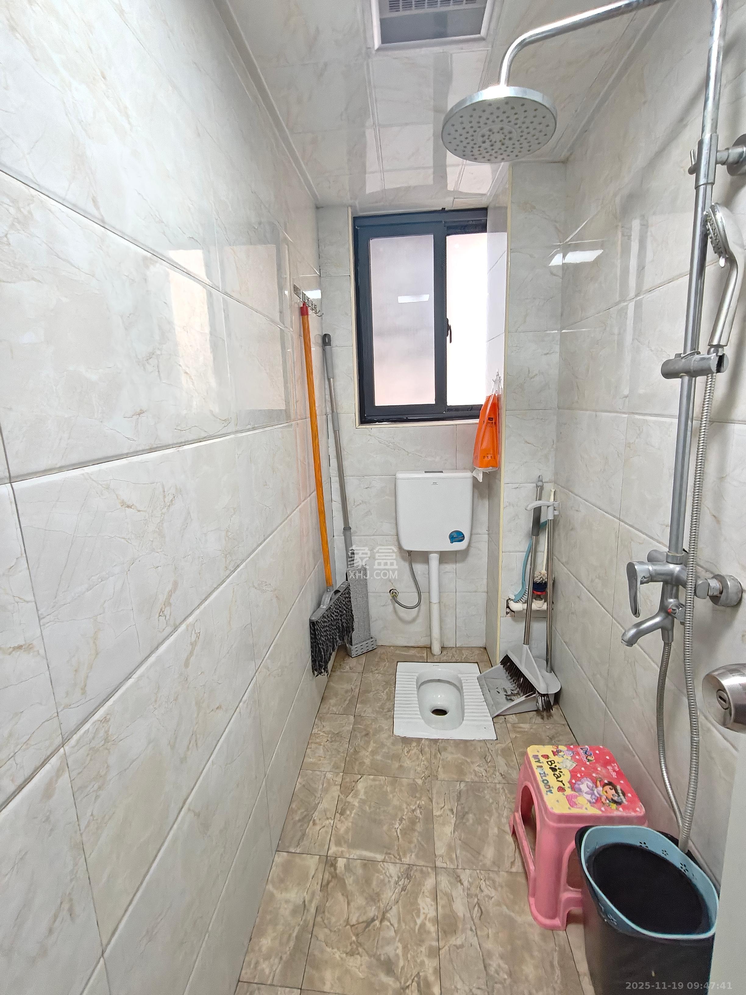 物贸小区 3室1厅1卫 2200.0元/月 物贸小区 3室1厅1卫 2200.0元/月室内图