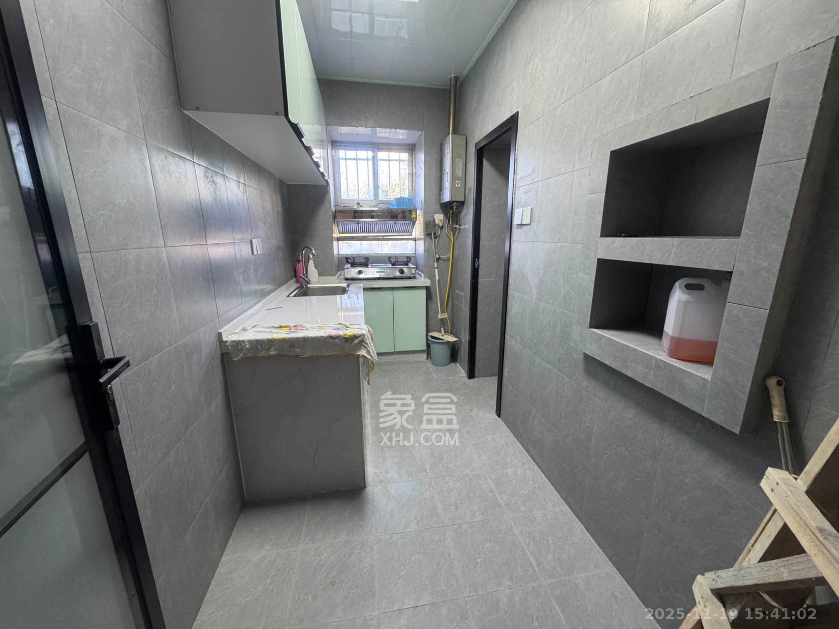 二机小区 1室1厅1卫 1200.0元/月 二机小区 1室1厅1卫 1200.0元/月室内图