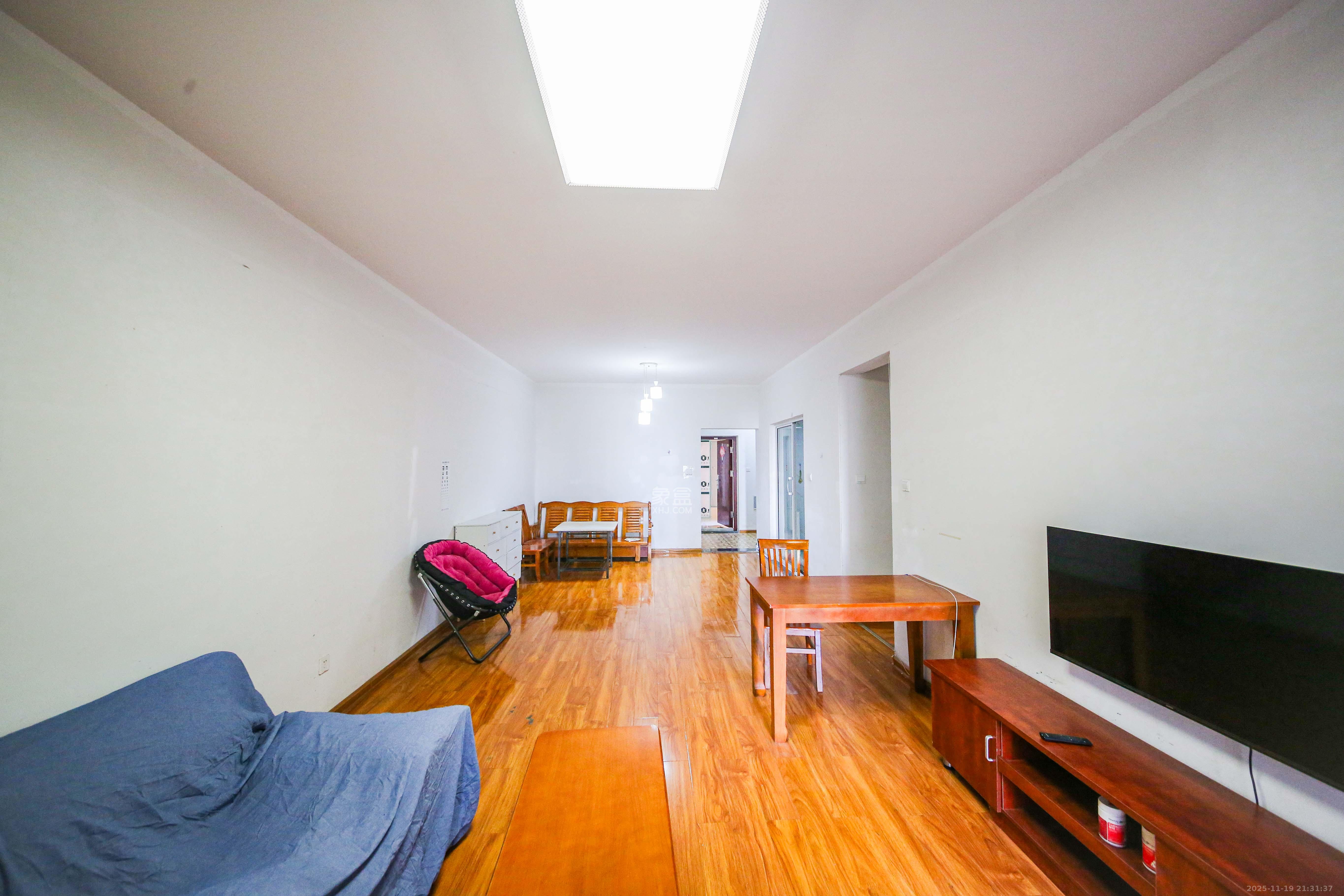 湘江雅颂居  3室2厅2卫    125.0万