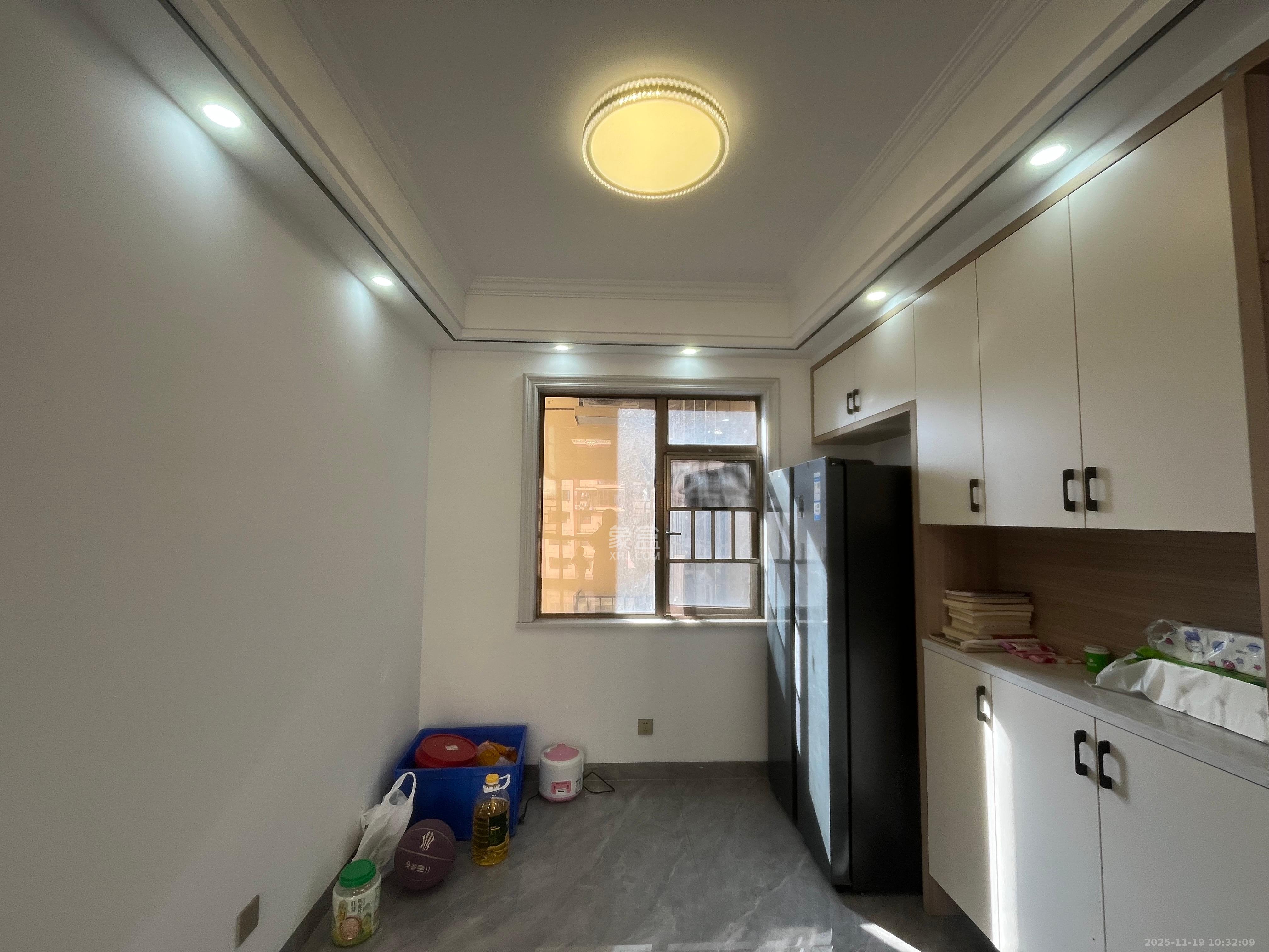 江山帝景哈佛 3室2厅2卫 2600.0元/月 江山帝景哈佛 3室2厅2卫 2600.0元/月室内图