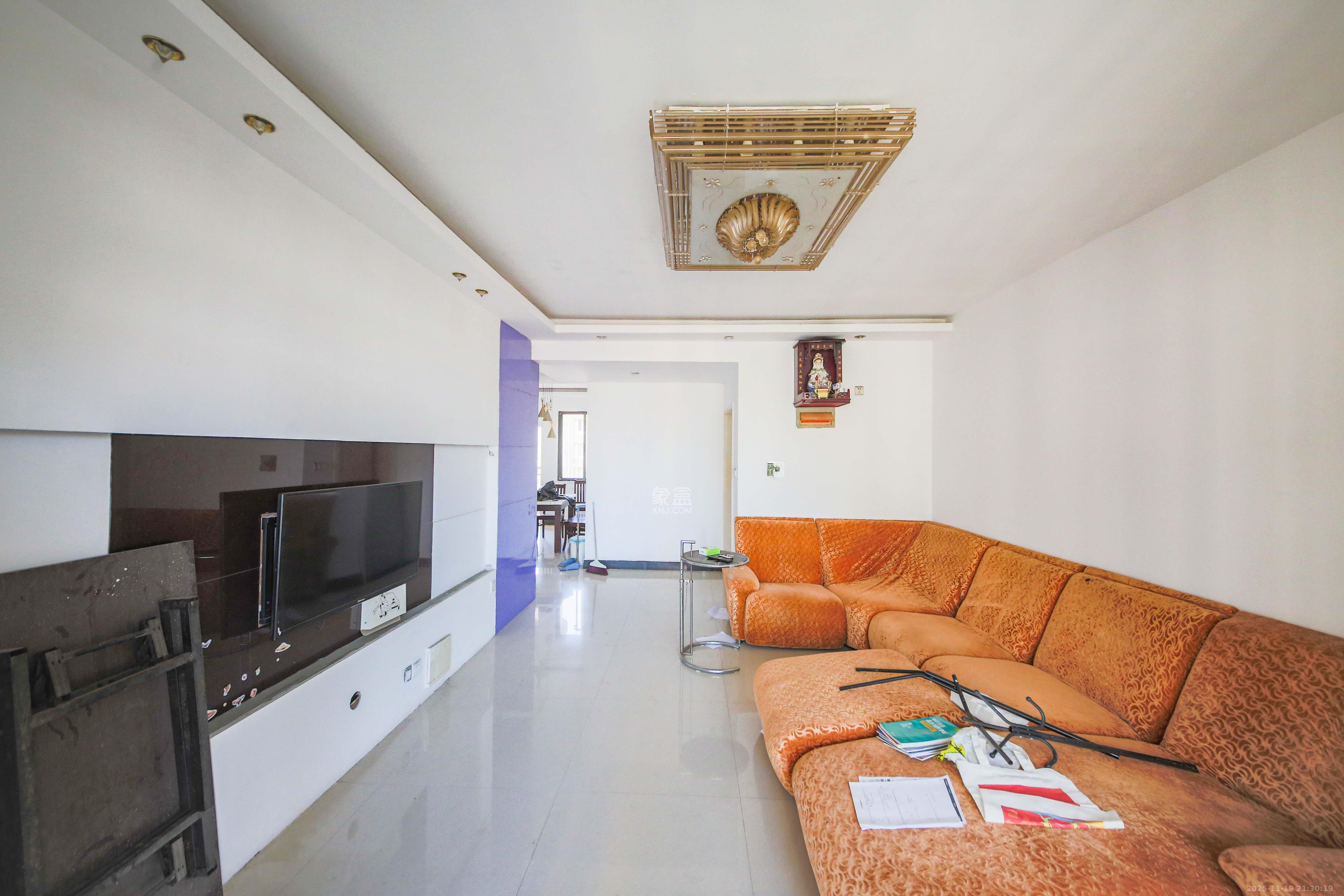 满庭芳小区  3室2厅2卫    106.0万