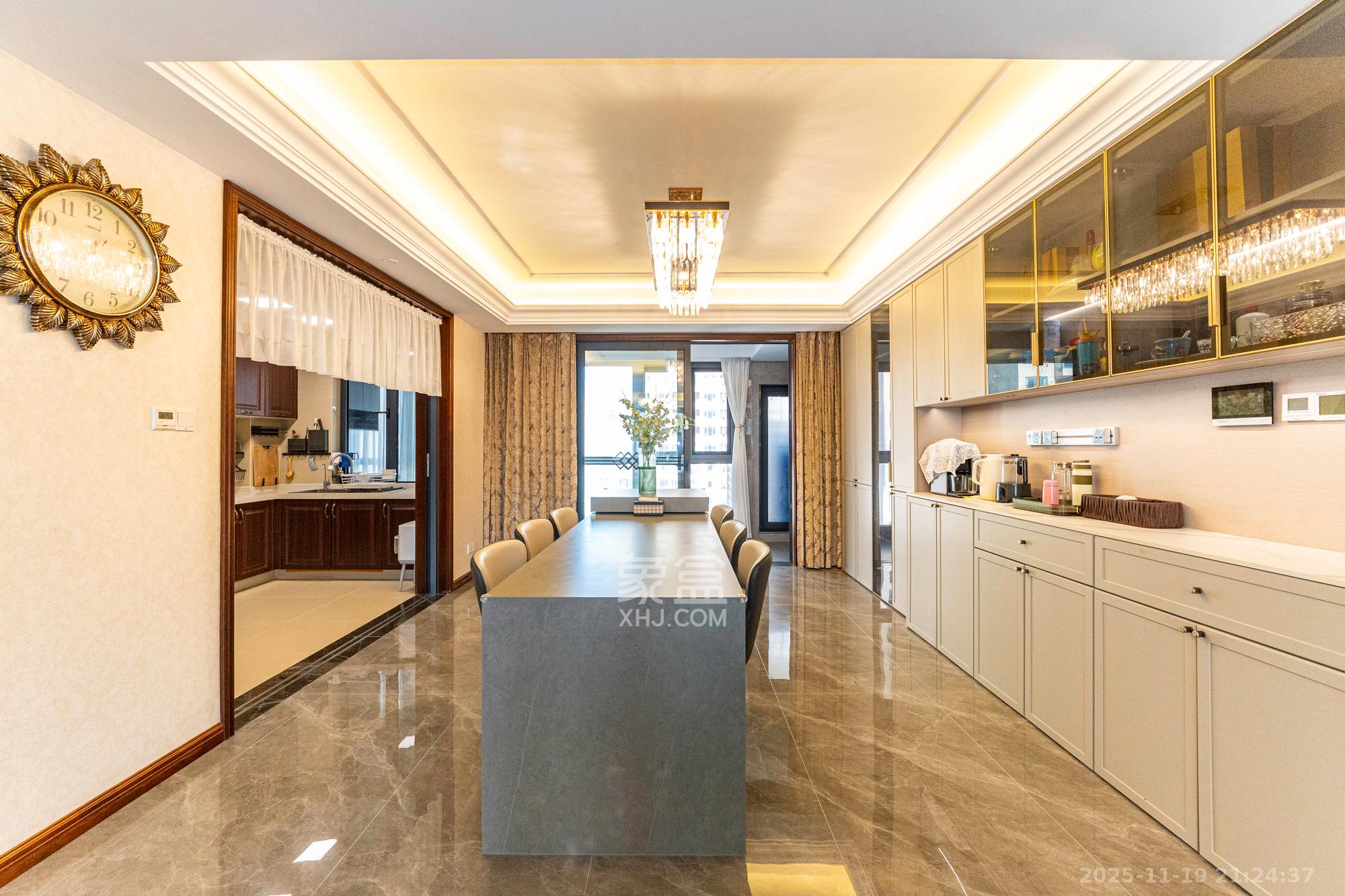 运达锦绣广场 6室2厅4卫 369.88万 运达锦绣广场 6室2厅4卫 369.88万客厅