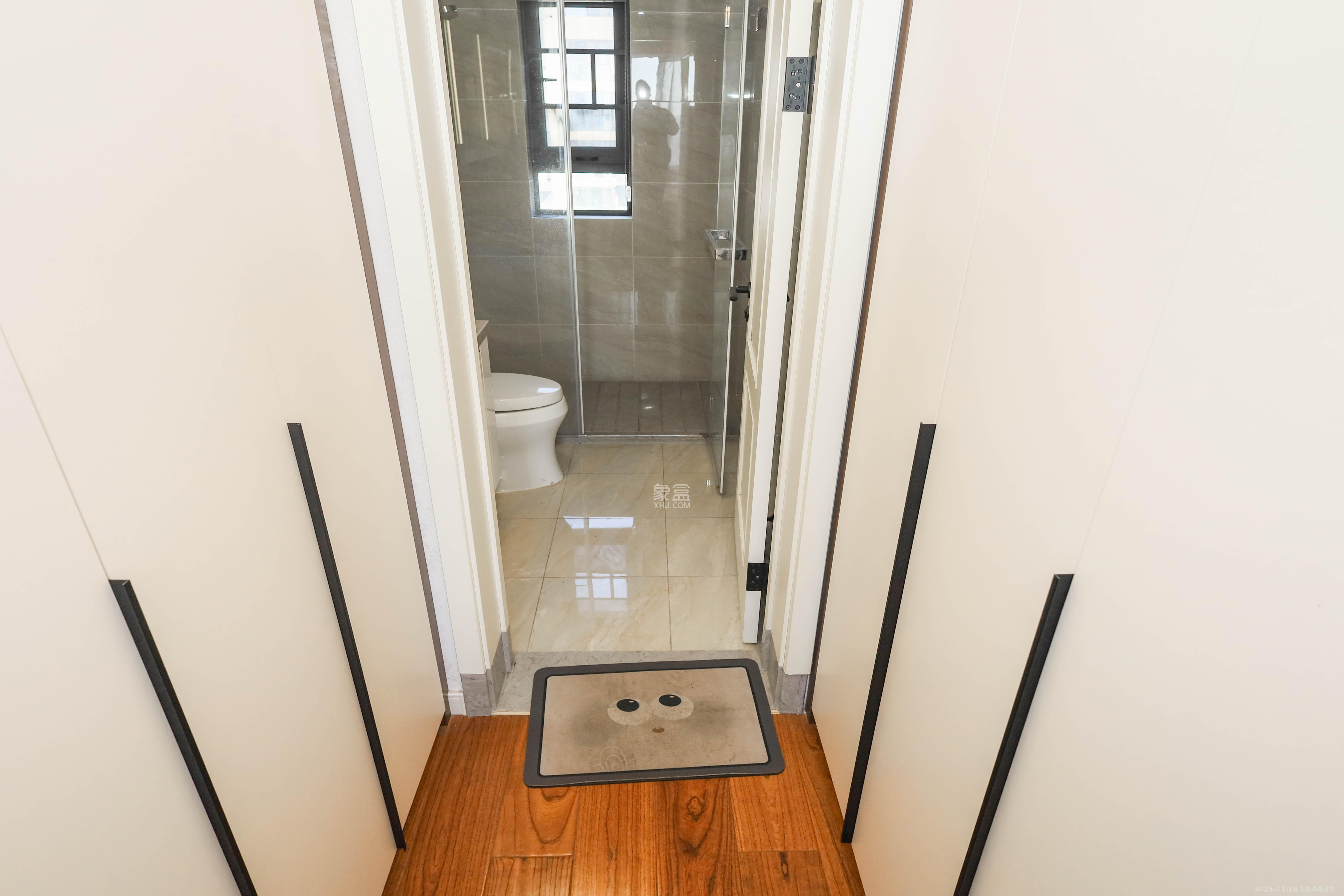 万科金色梦想B区  3室2厅2卫    145.0万卫生间