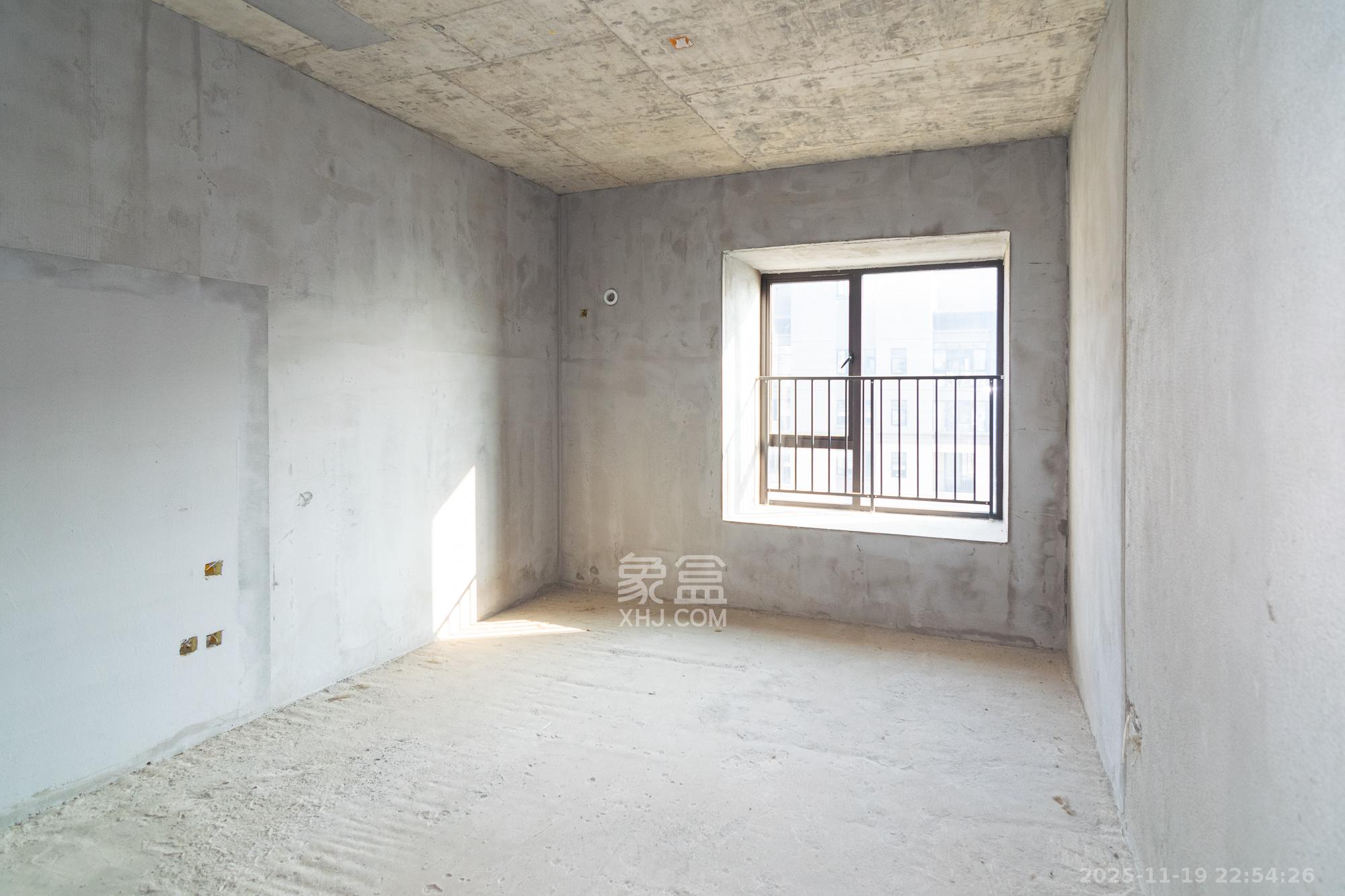 大汉汉府一期  4室2厅2卫    68.0万卧室