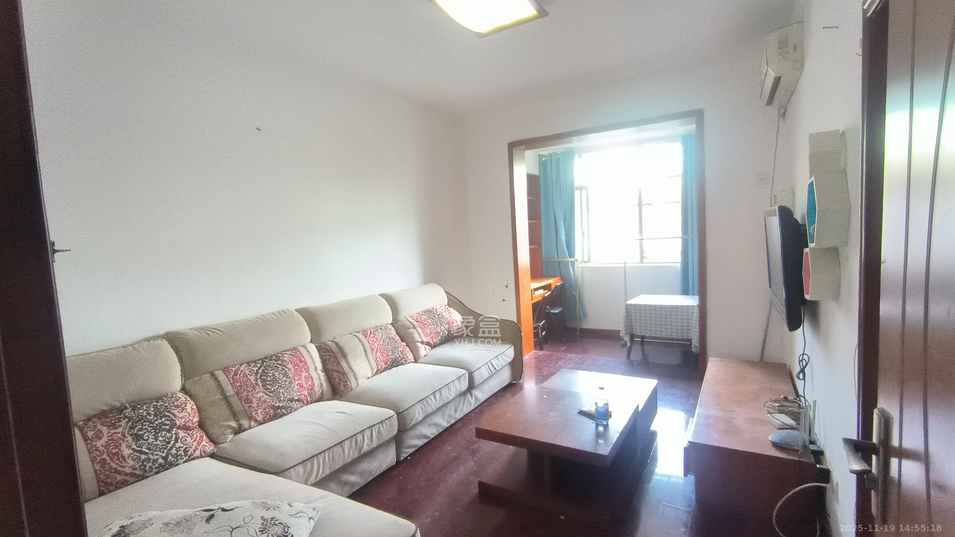 红旗区三片  2室1厅1卫    1300.0元/月室内图