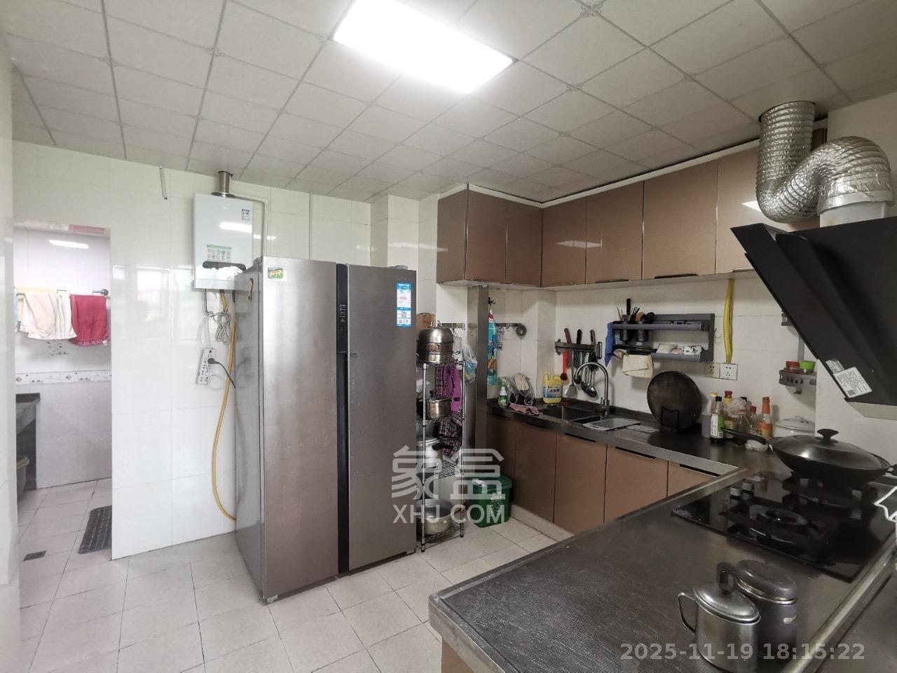 时代天骄  3室2厅2卫    2600.0元/月室内图