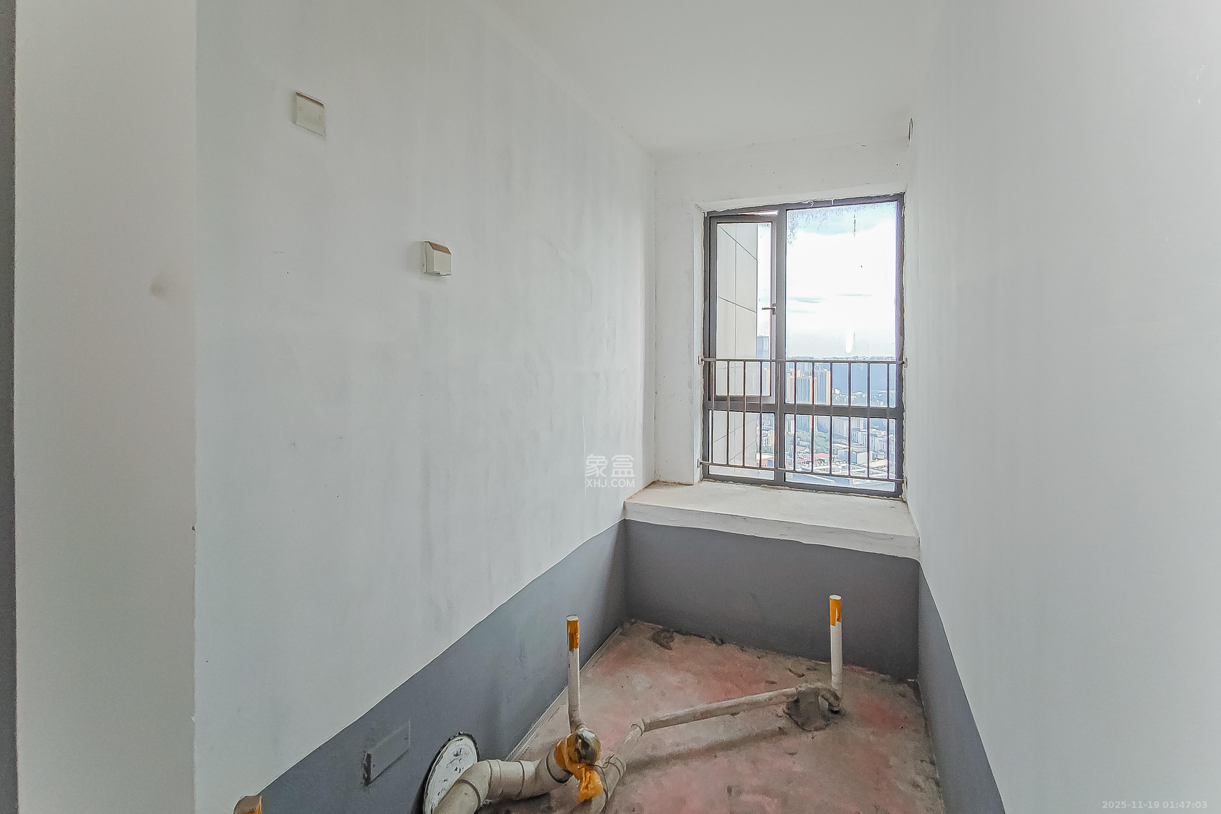 保利国际广场  4室2厅4卫    550.0万卫生间