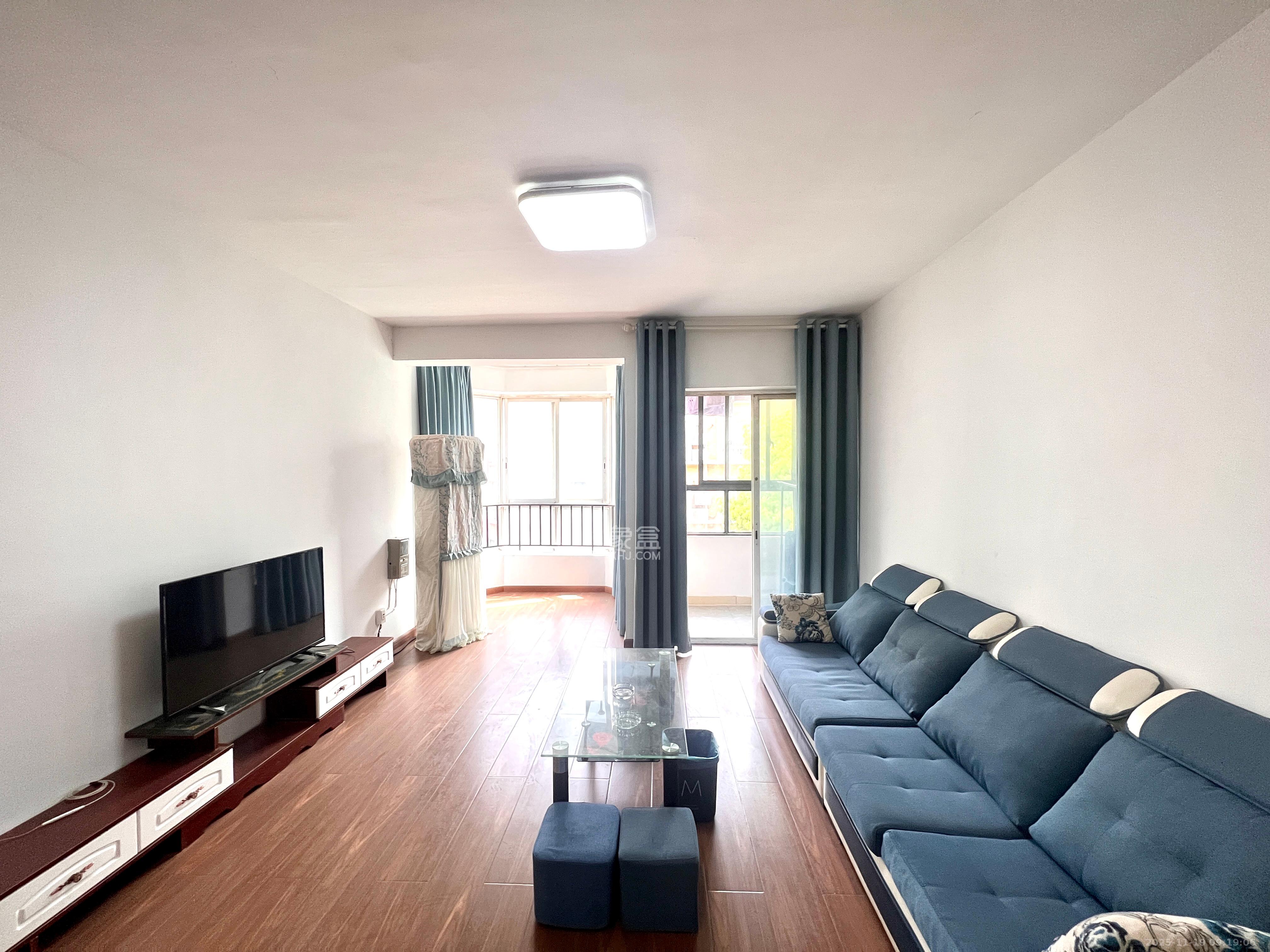 山水庭院 3室2厅1卫 2000.0元/月 山水庭院 3室2厅1卫 2000.0元/月室内图