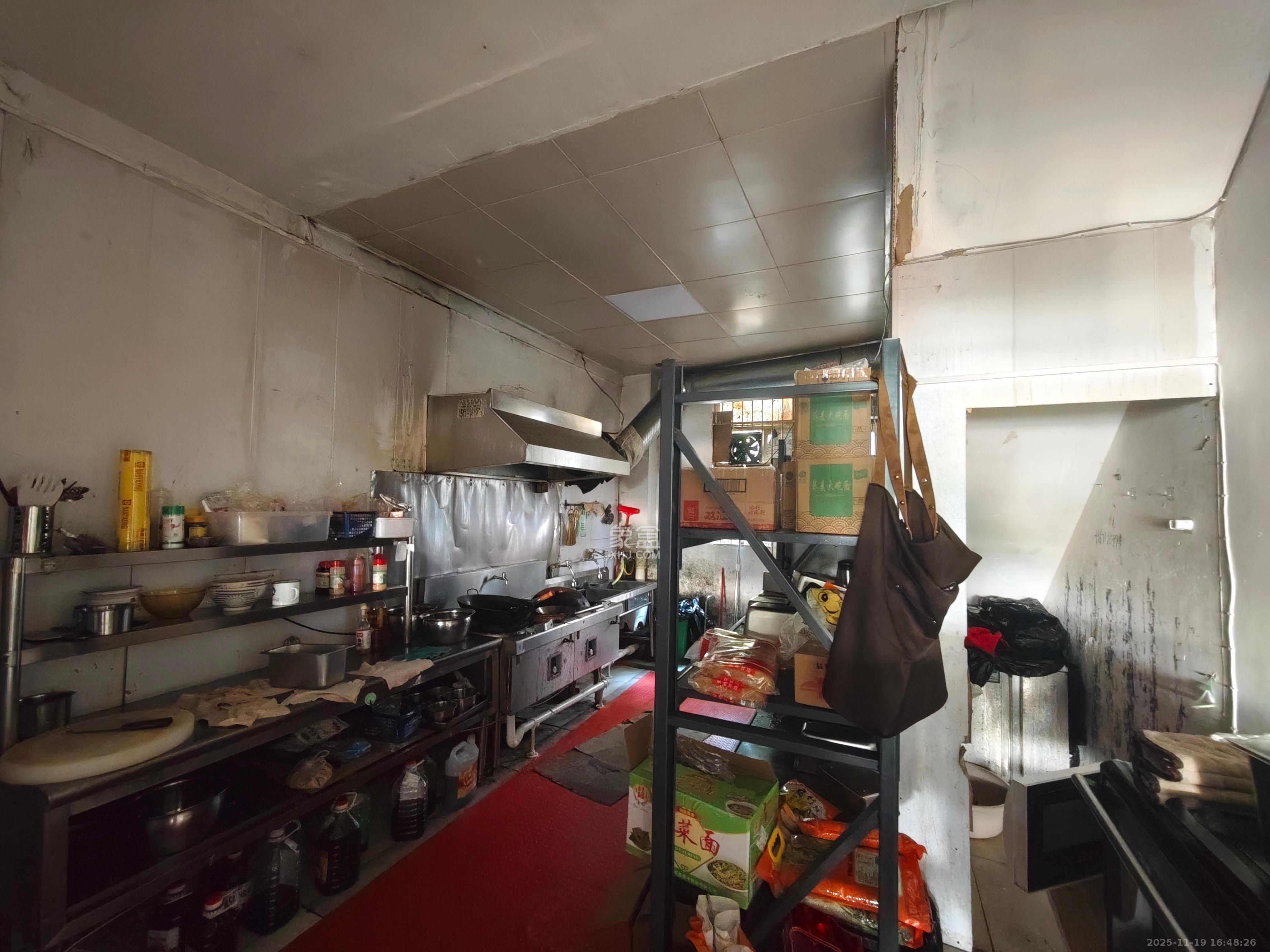 山水人家一二期   105.13㎡      2500.0元/月室内图